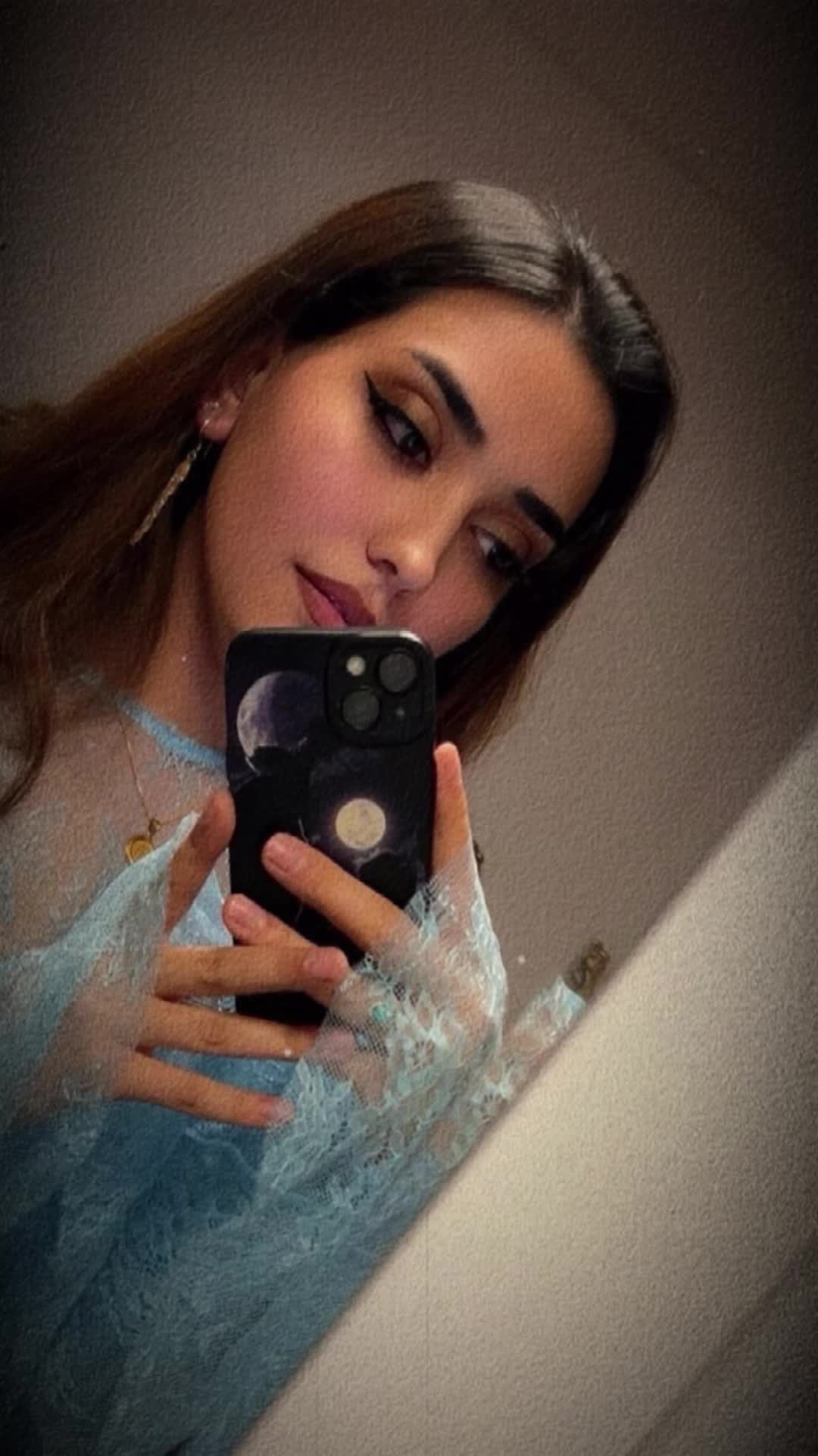 @𝒜𝓂𝑒𝓃𝑒