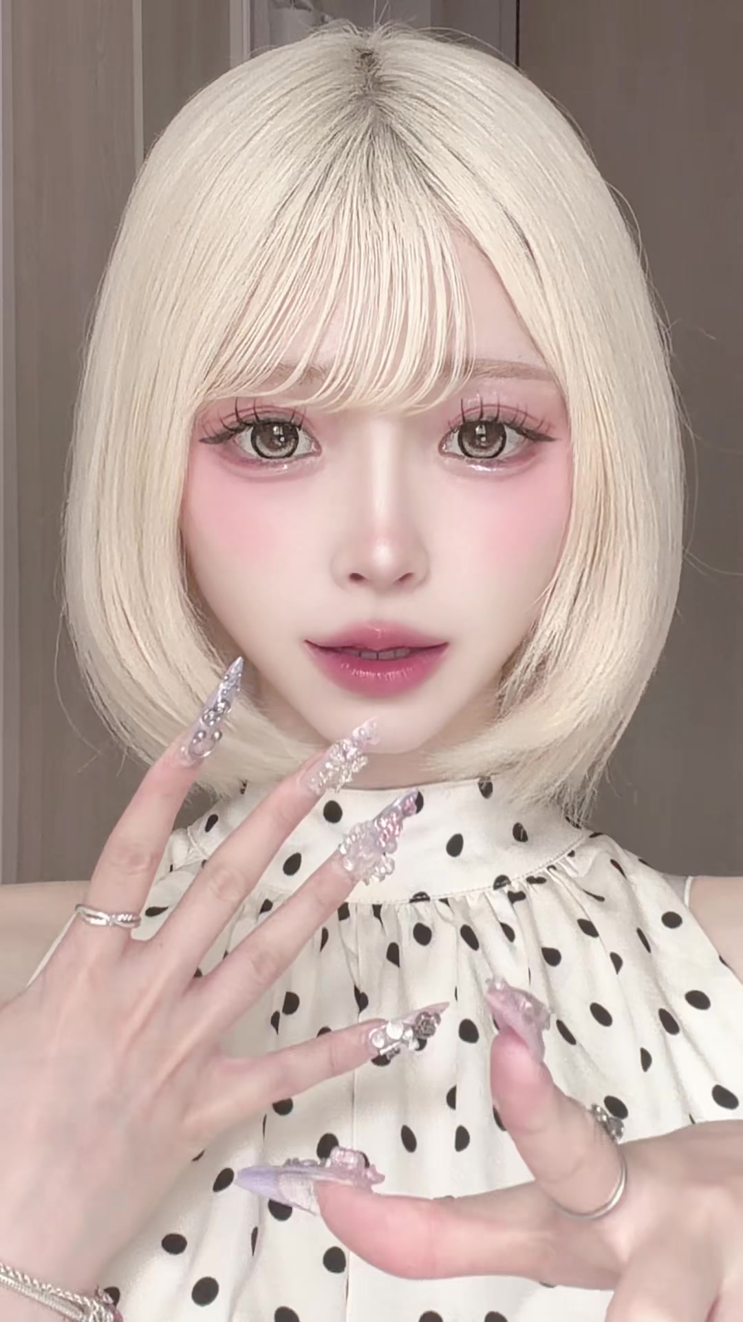 @るい