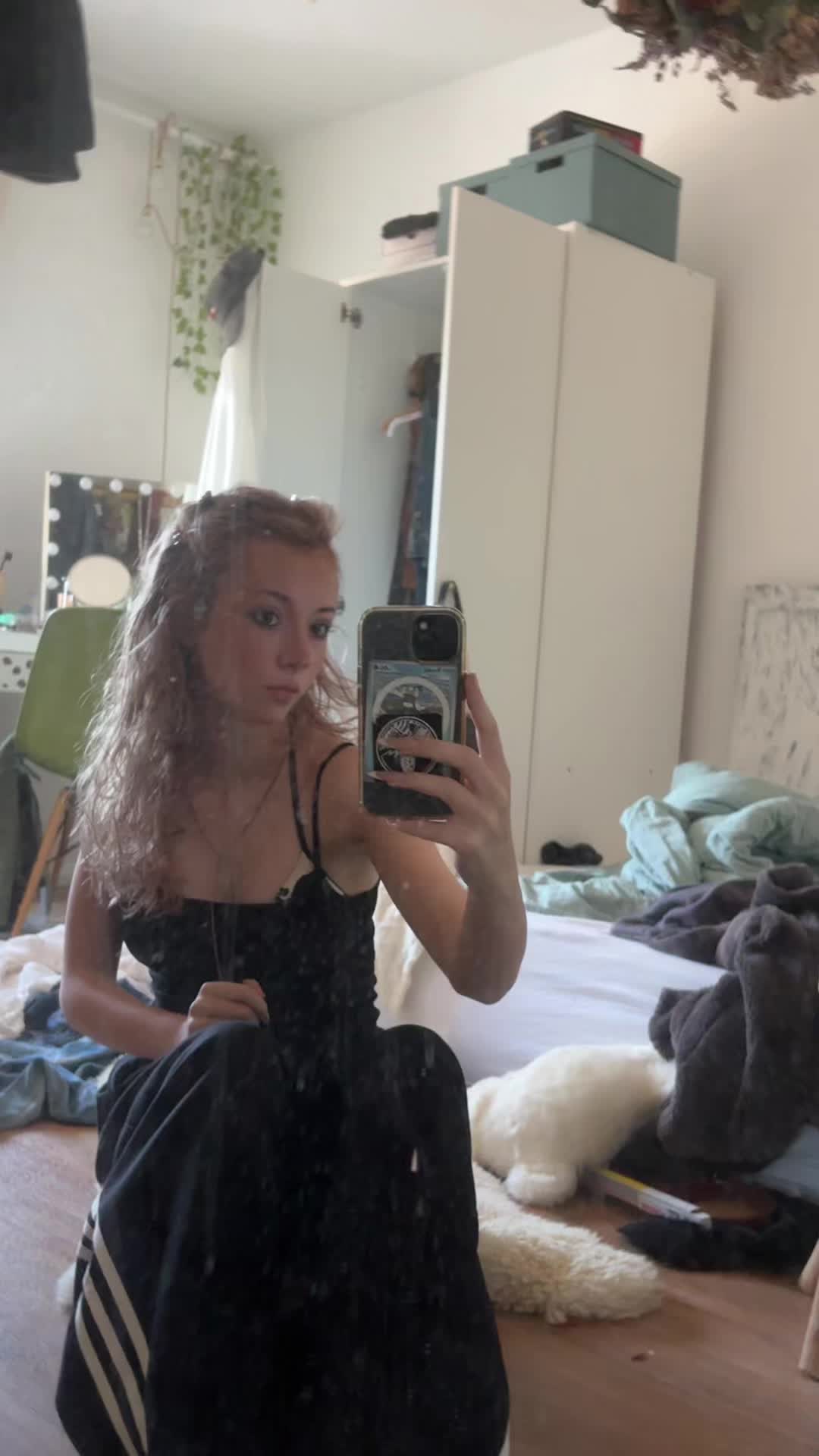 @🦄