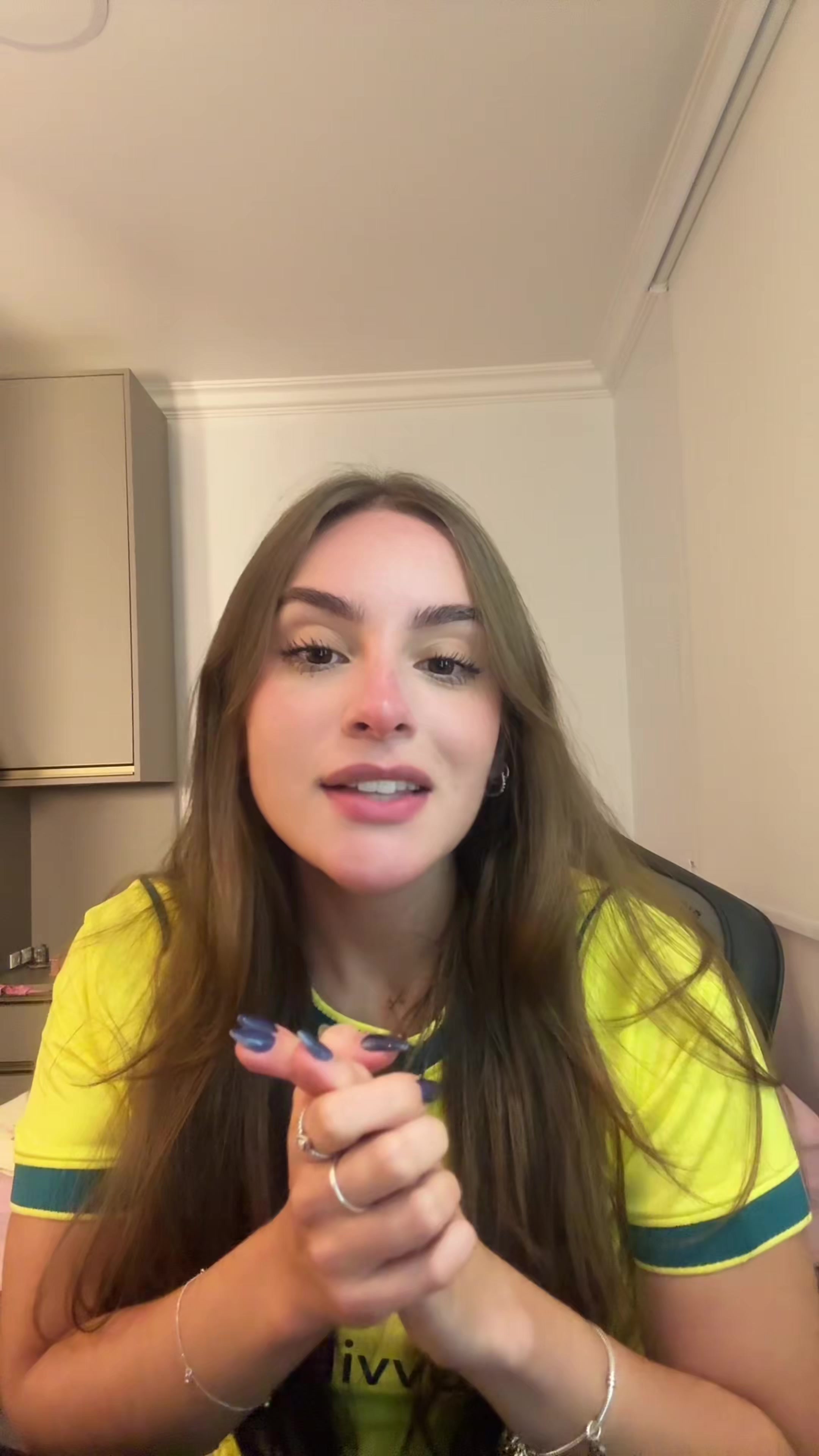 @Lara