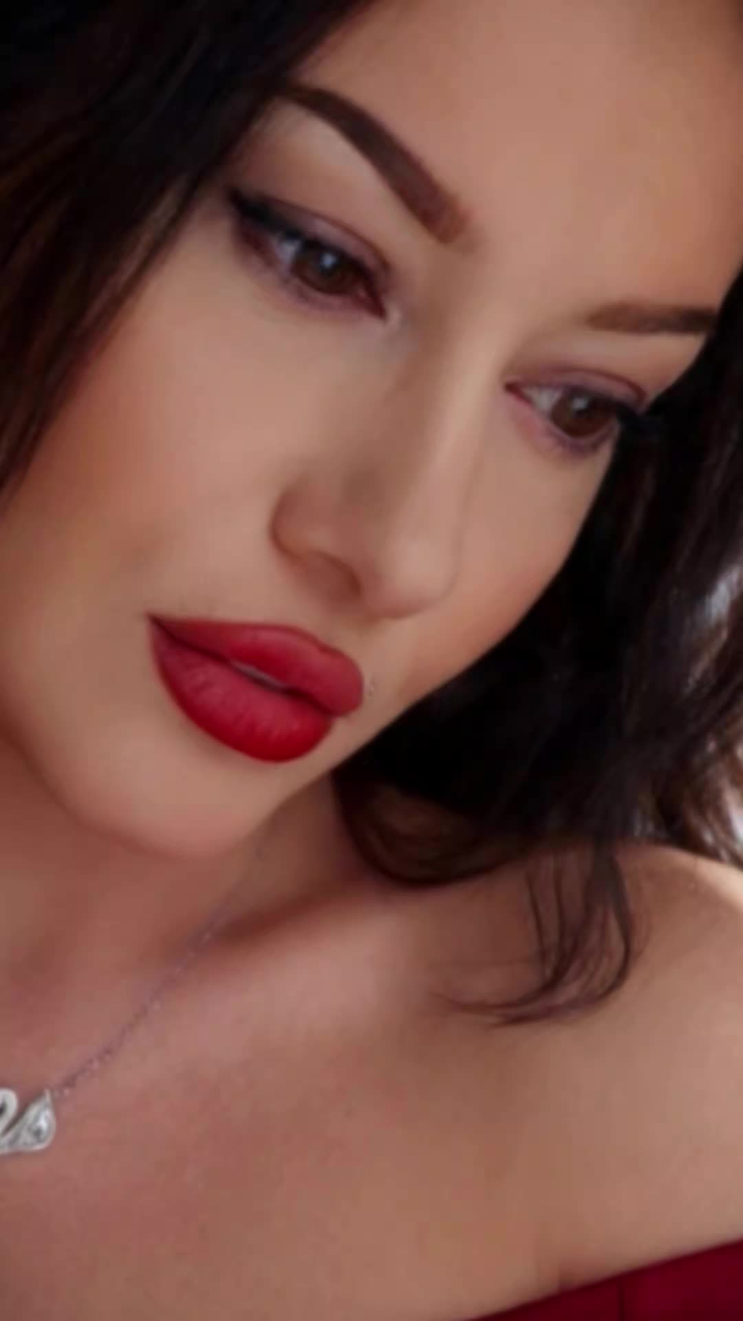 @👑𝕼𝖚𝖊𝖊𝖓 𝖔𝖋 𝕳𝖊𝖆𝖗𝖙𝖘
