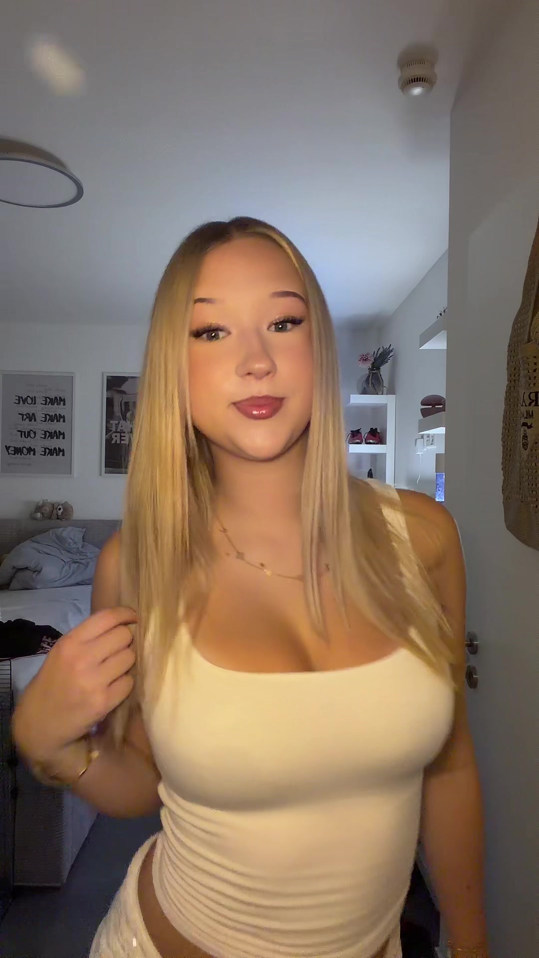 @Leonie