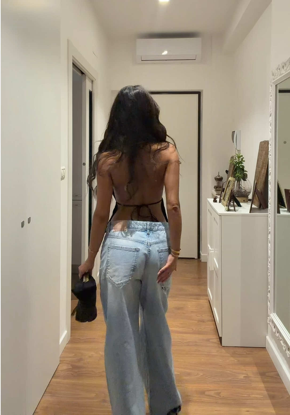 @𝗡𝗼𝗿𝗮 𝗛𝗮𝗹𝗹𝗮𝗯𝗼𝘂