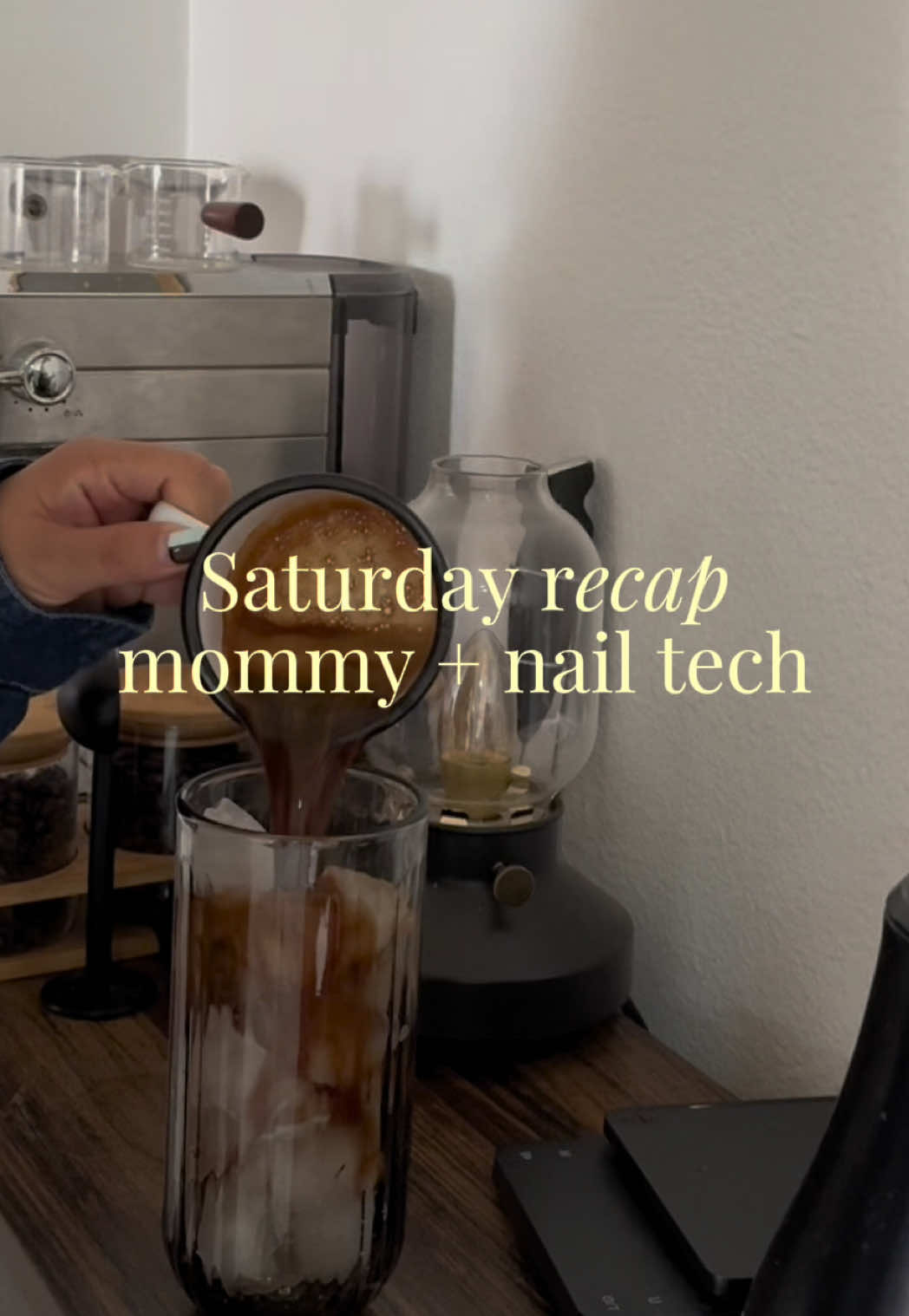 @april | mommy + nail tech