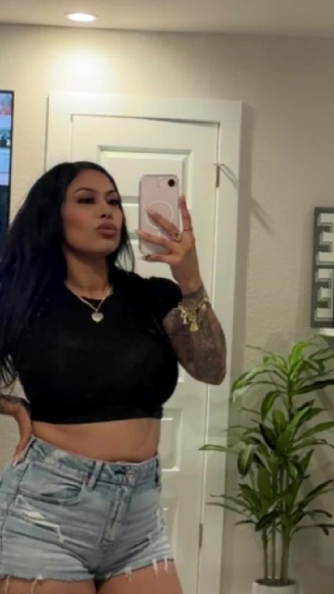 @Crystal Michelle🖤