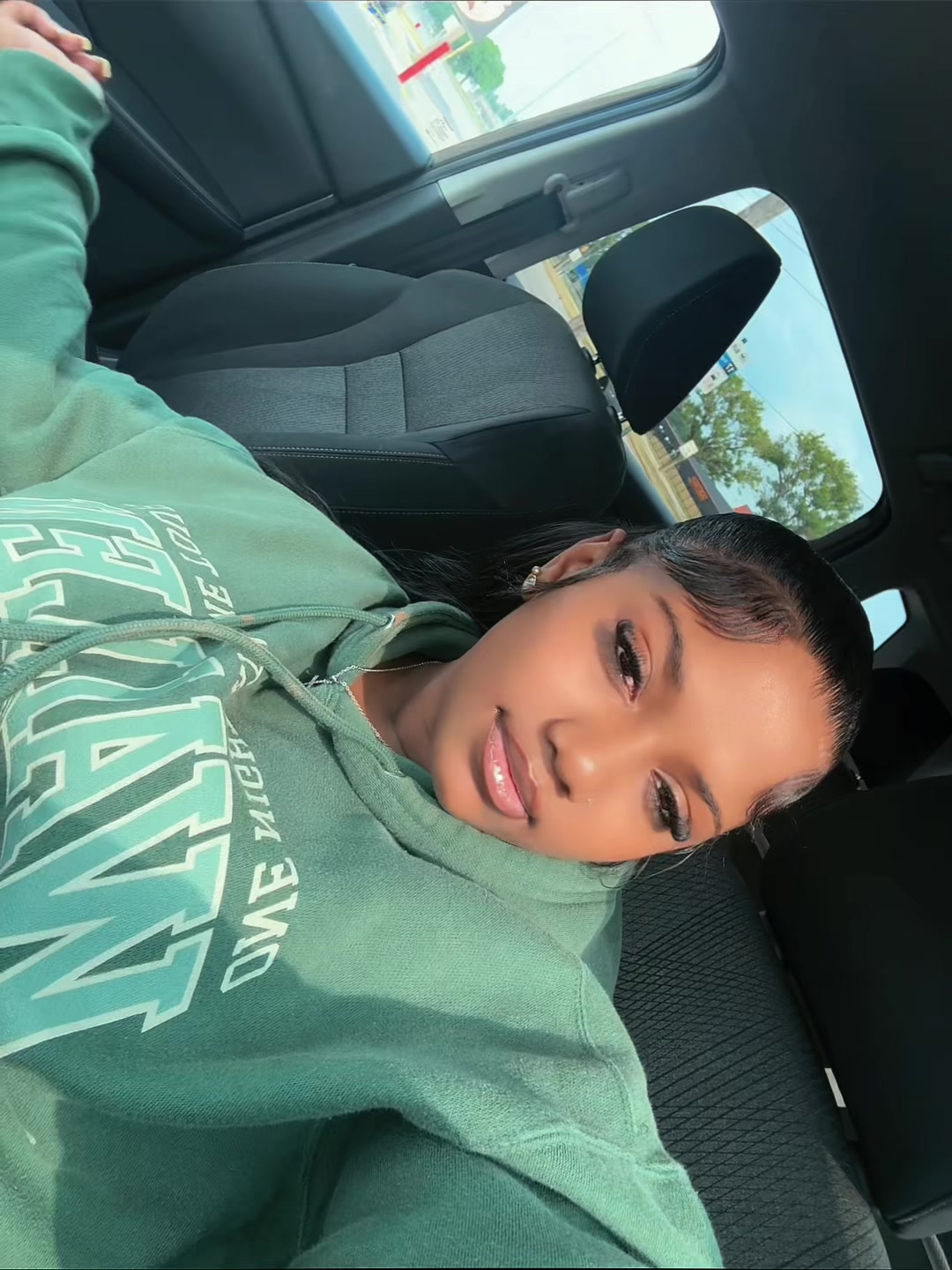 @beautifulthugg3rgirll