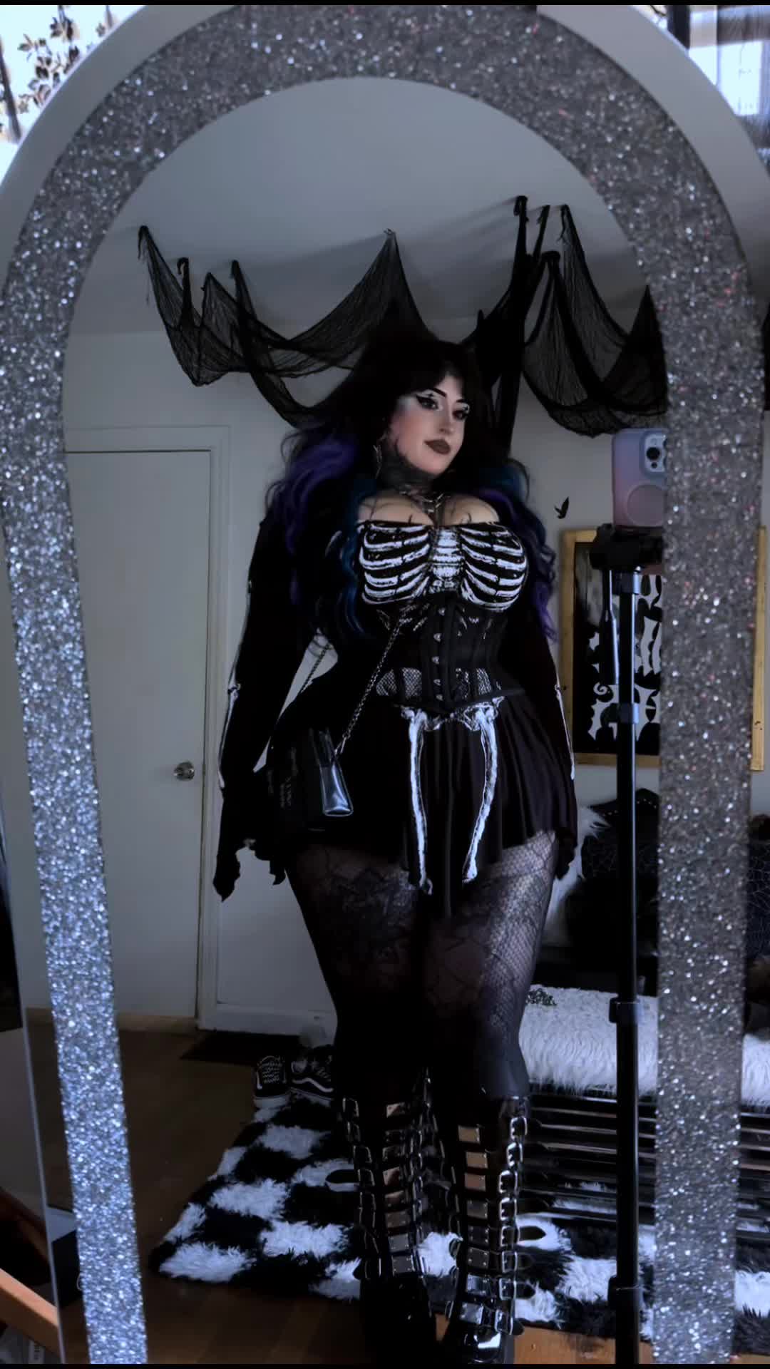 @Alice 🖤🖤🖤🖤
