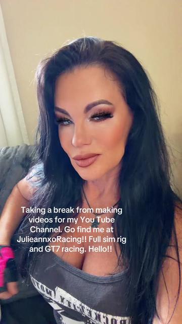 @Julie_AnnXO