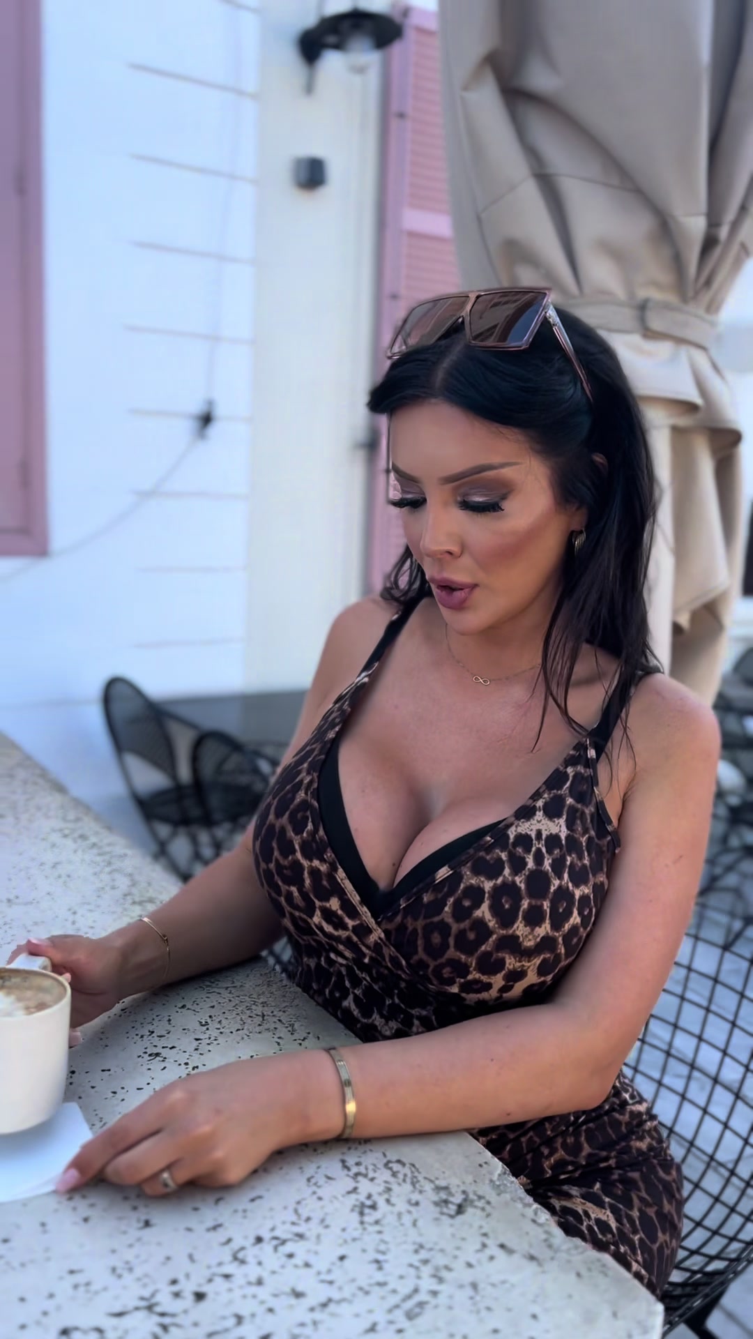 @Pariz Zianna in 4K 📸