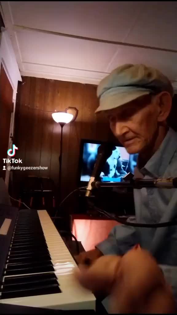 @FunkyGeezerShow