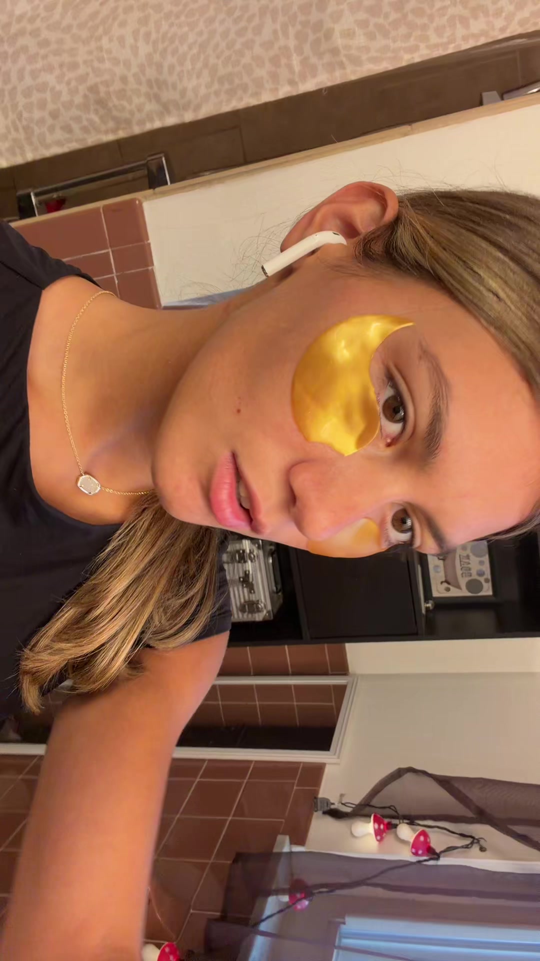 @theleahmae
