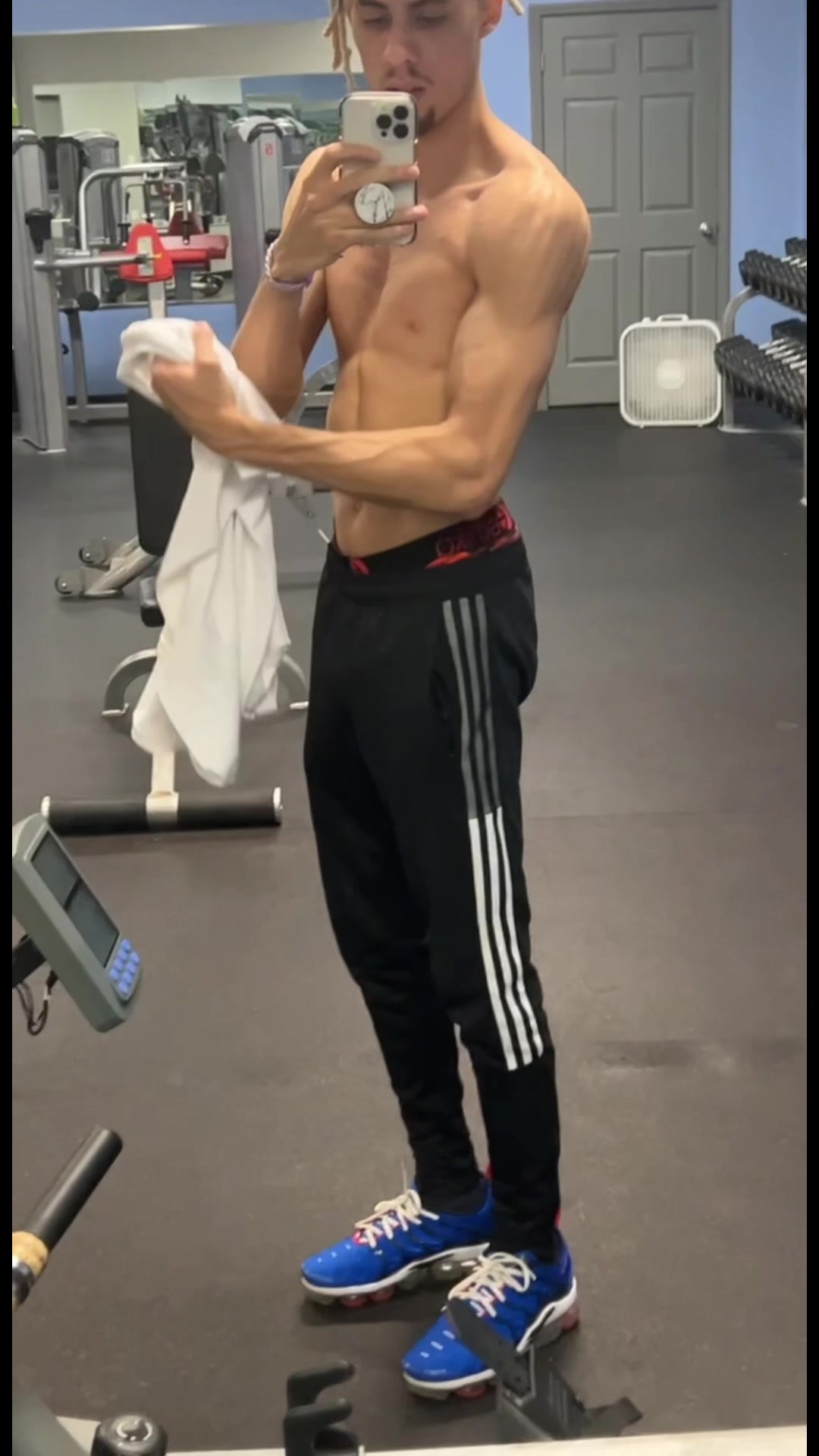 @Vyeb