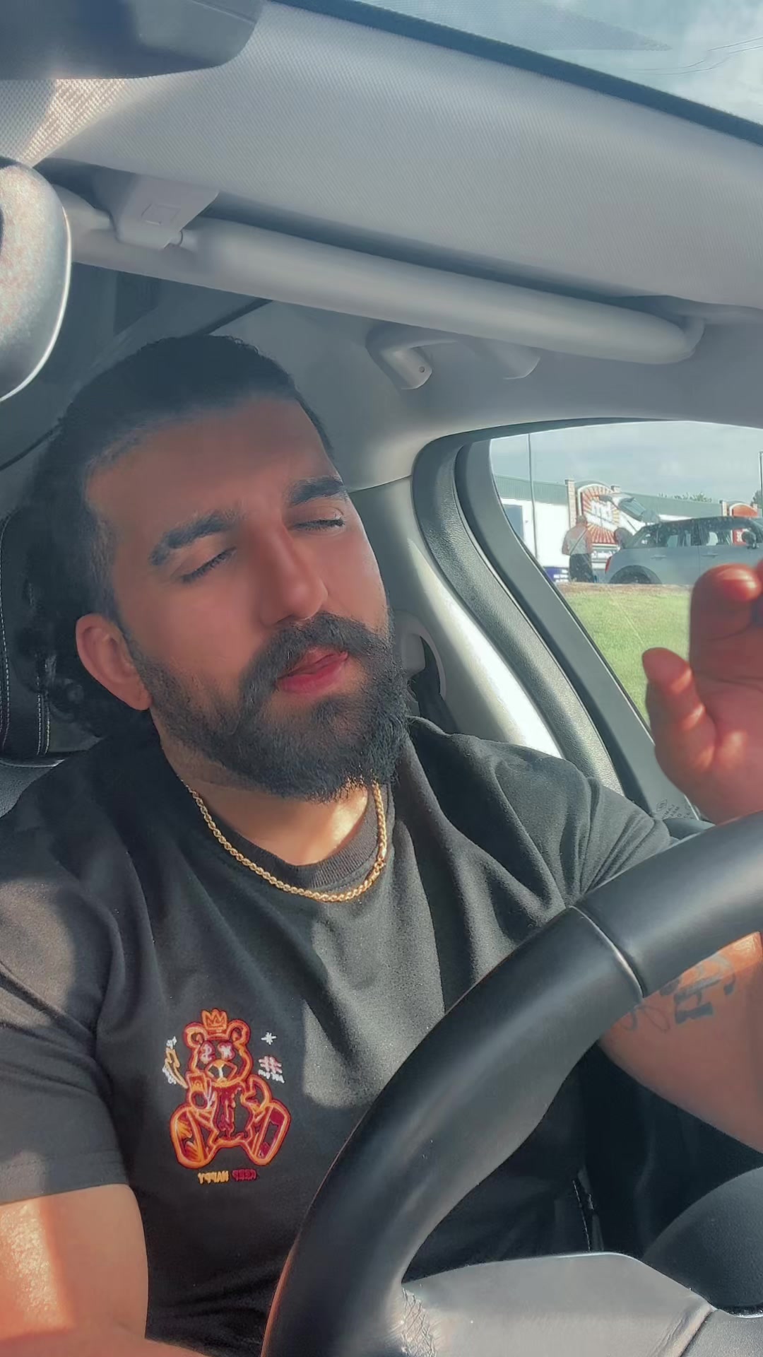 @Gabbar 🕊️🐺