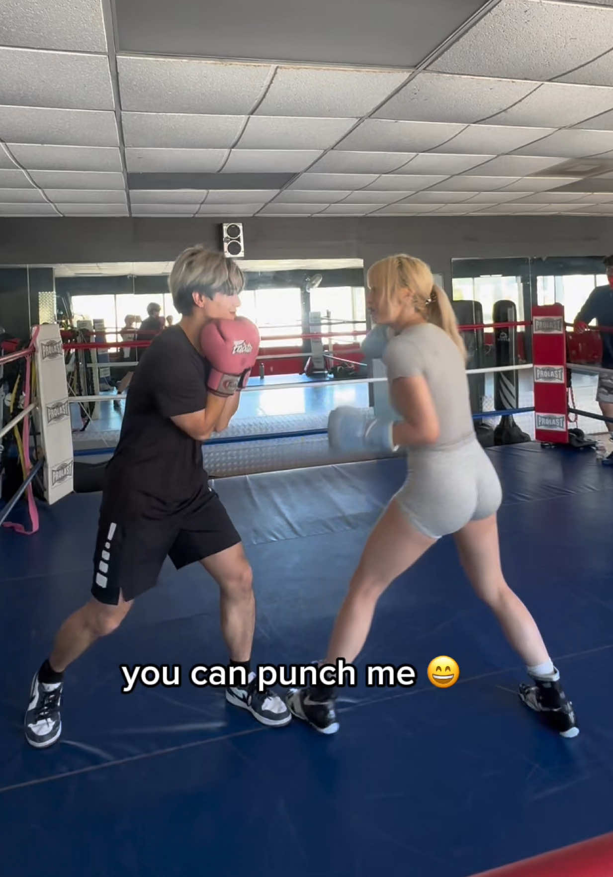 @tiffanobi