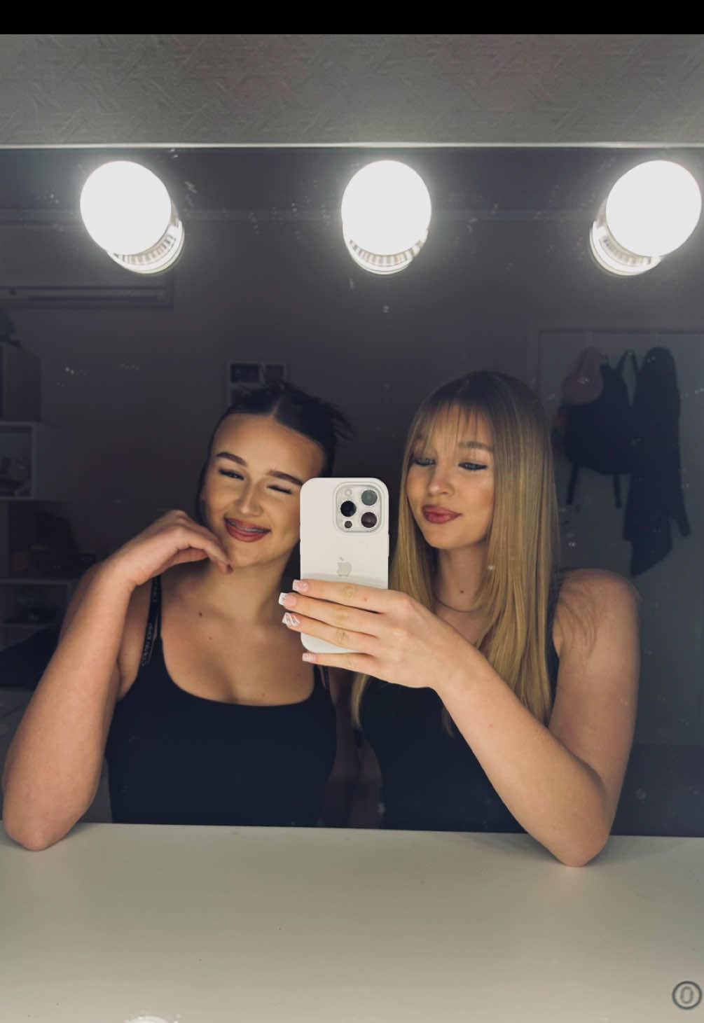 @𝐀𝐛𝐢_𝐚𝐝𝐫