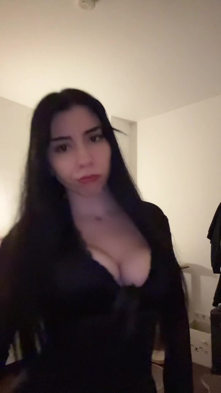 @🧛🏻♀️