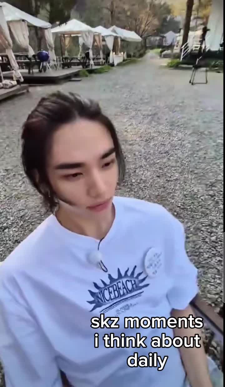 @Leeknow his oily ass cheeks