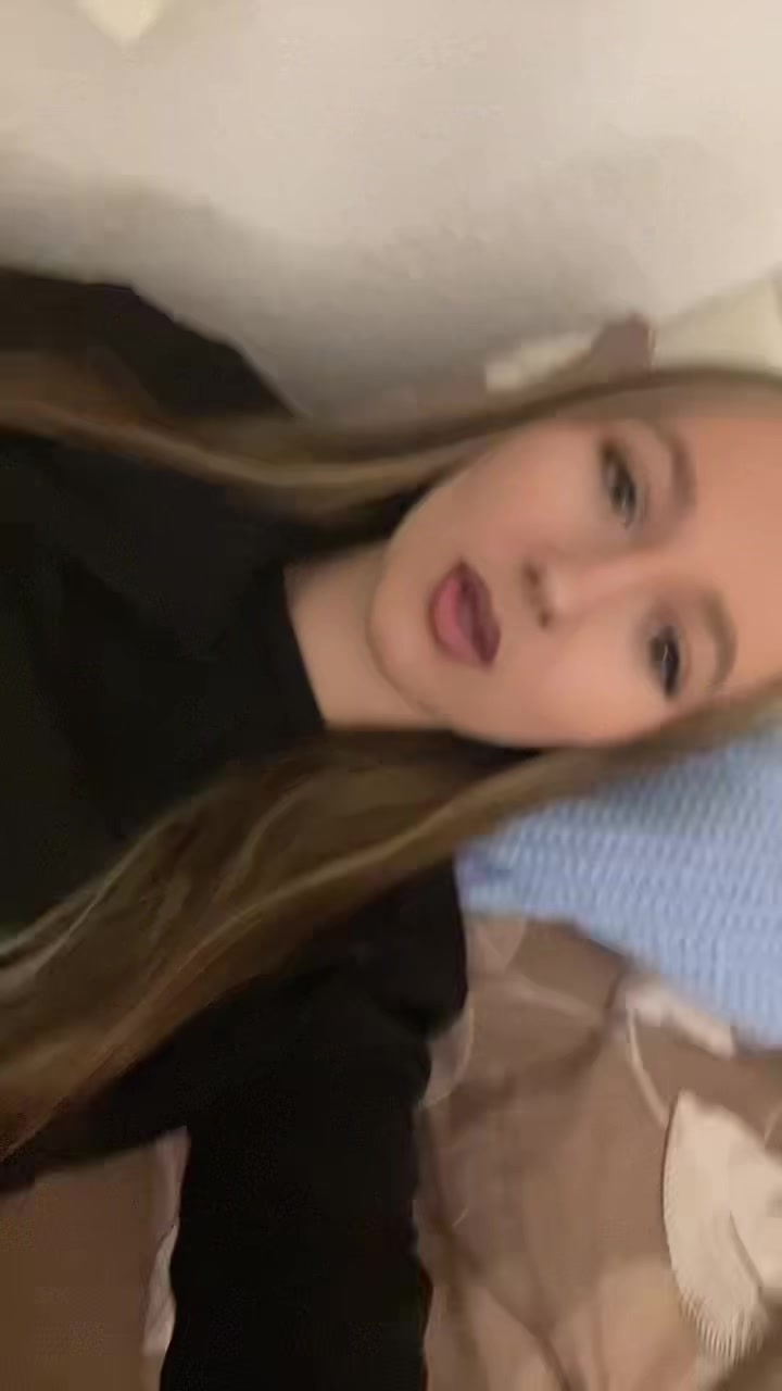 @🫐