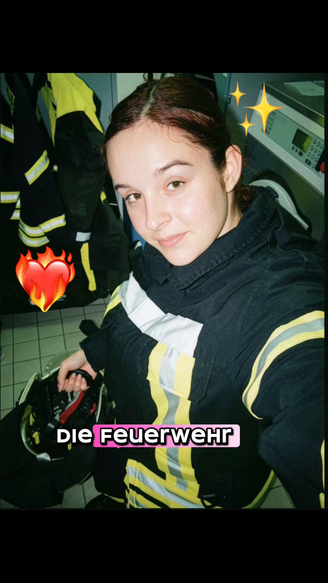 @_ Firefighterin_112_bluelight