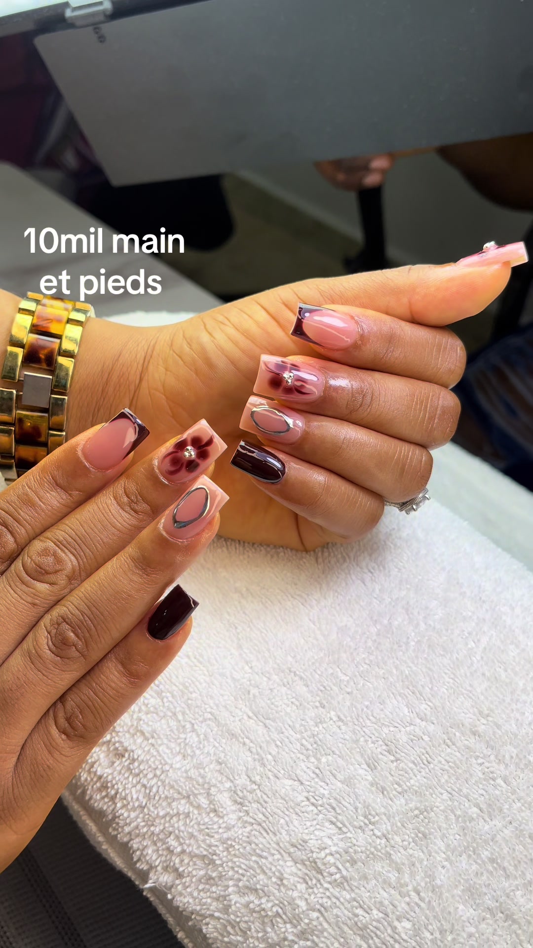 @Julienails
