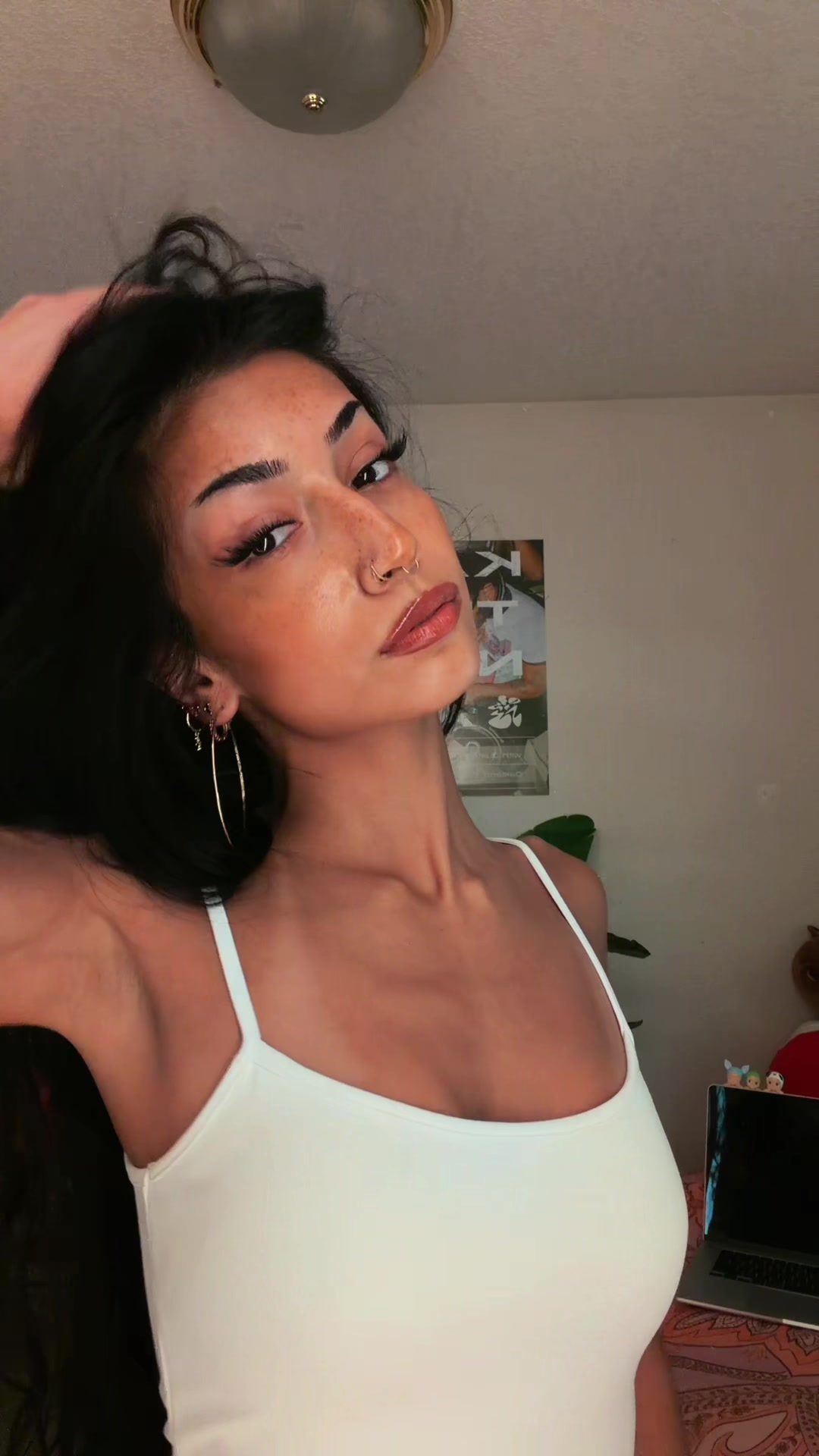 @Bella🕉️