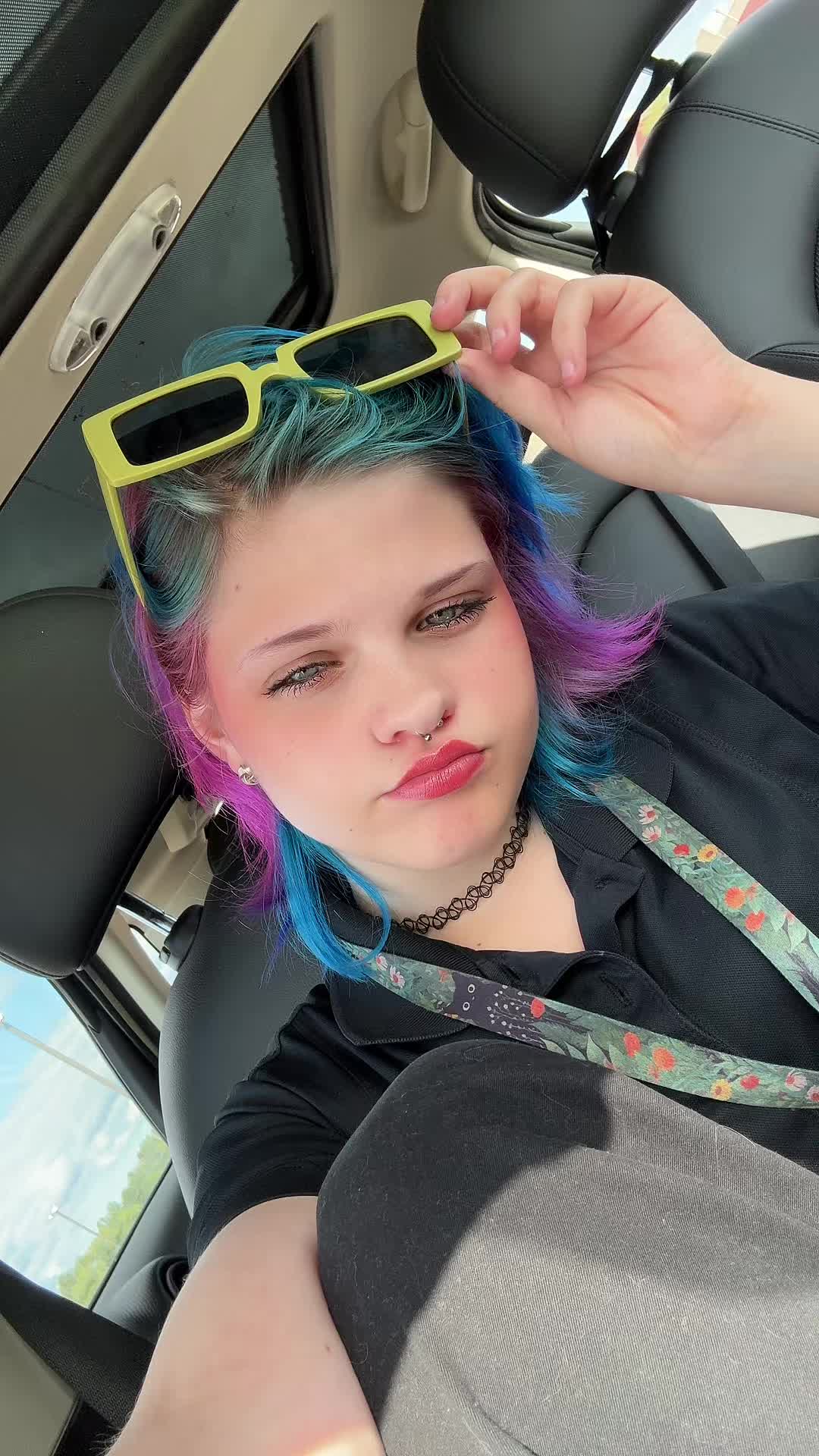@Emi 🏳️&zwj;🌈