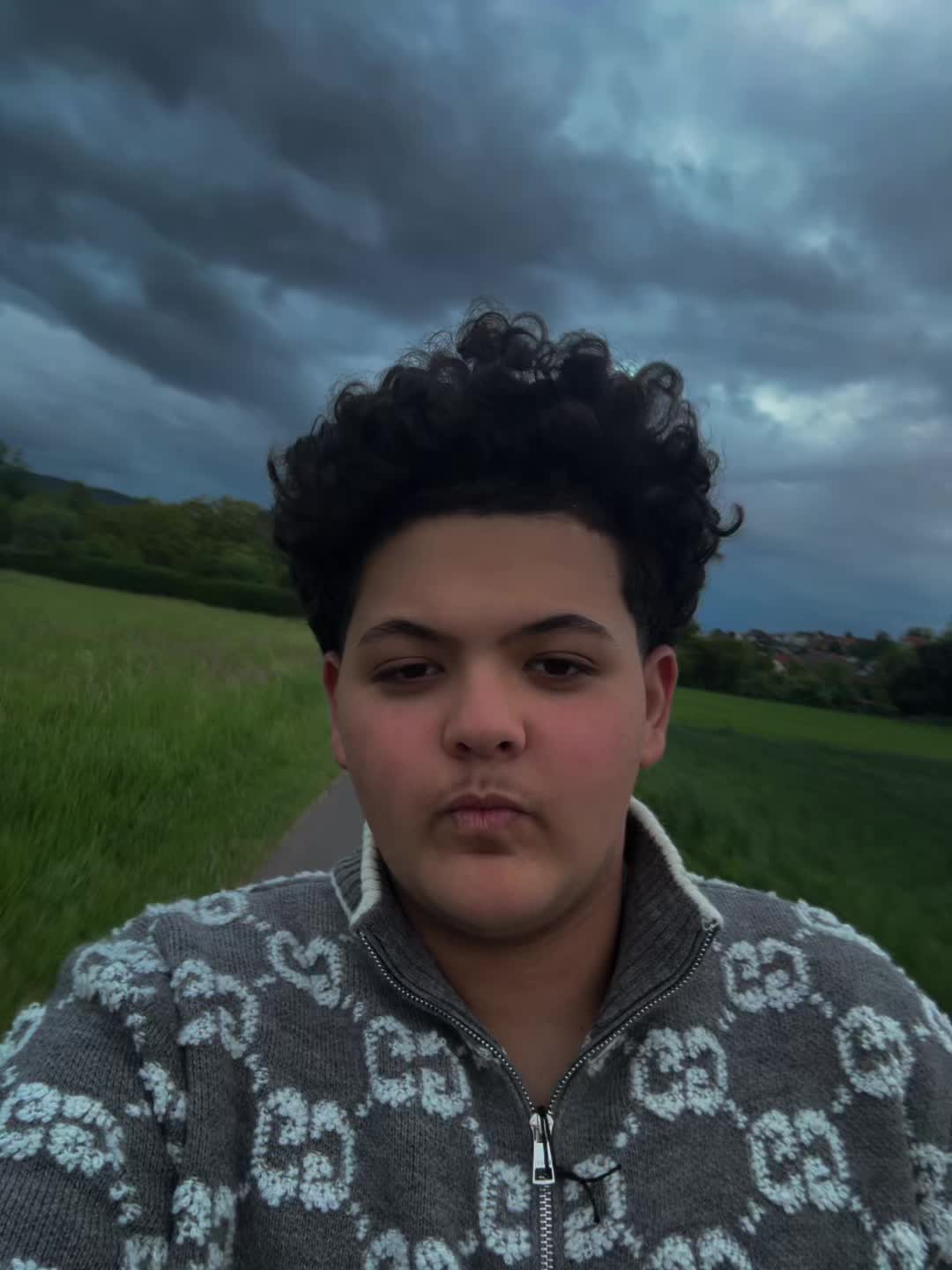 @𝒩𝒶𝒾𝓂🦍