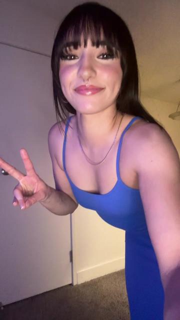 @AlexaFitg
