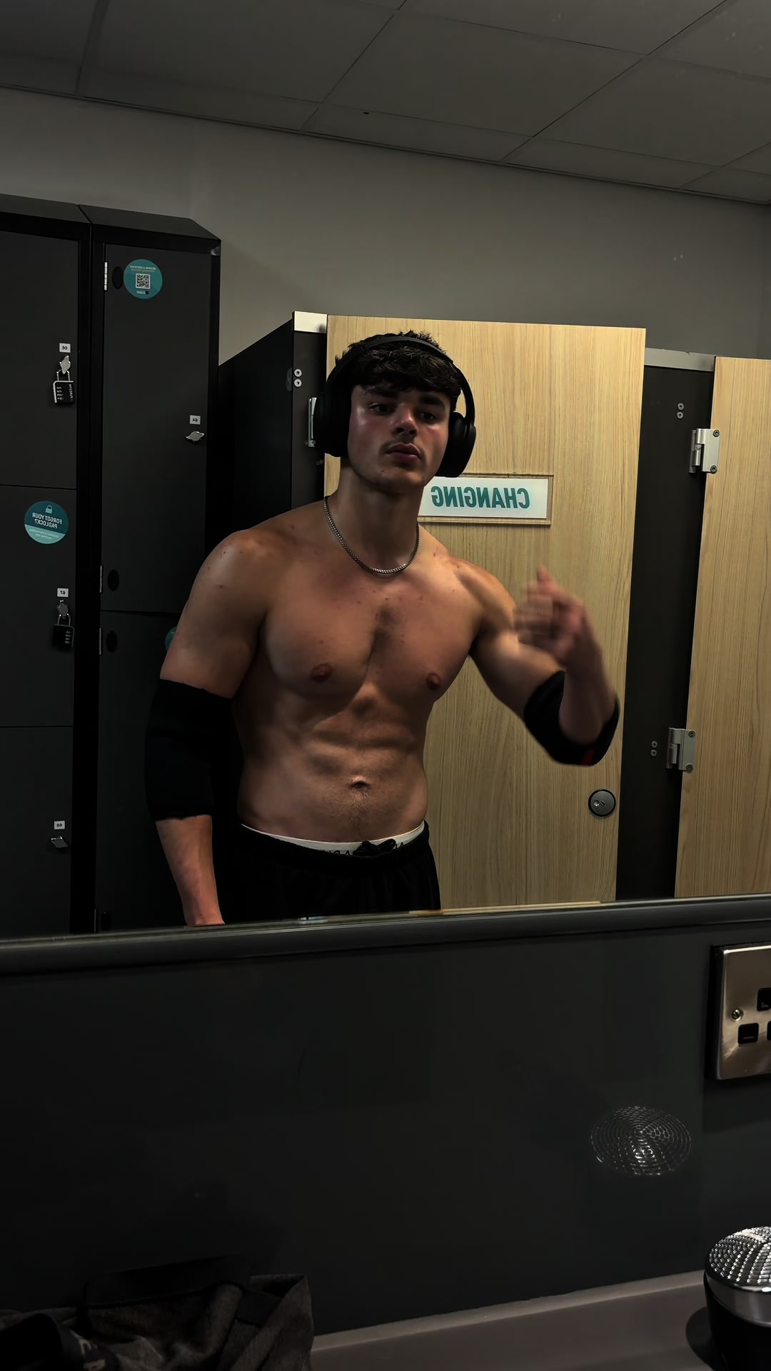 @toby_k09