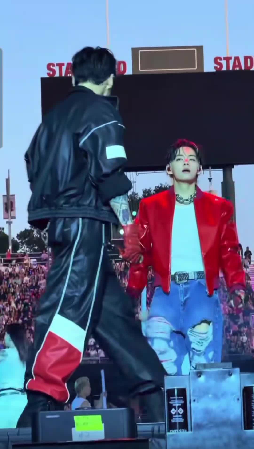 @Jk🥴Céline☉ ⊖ ⊜