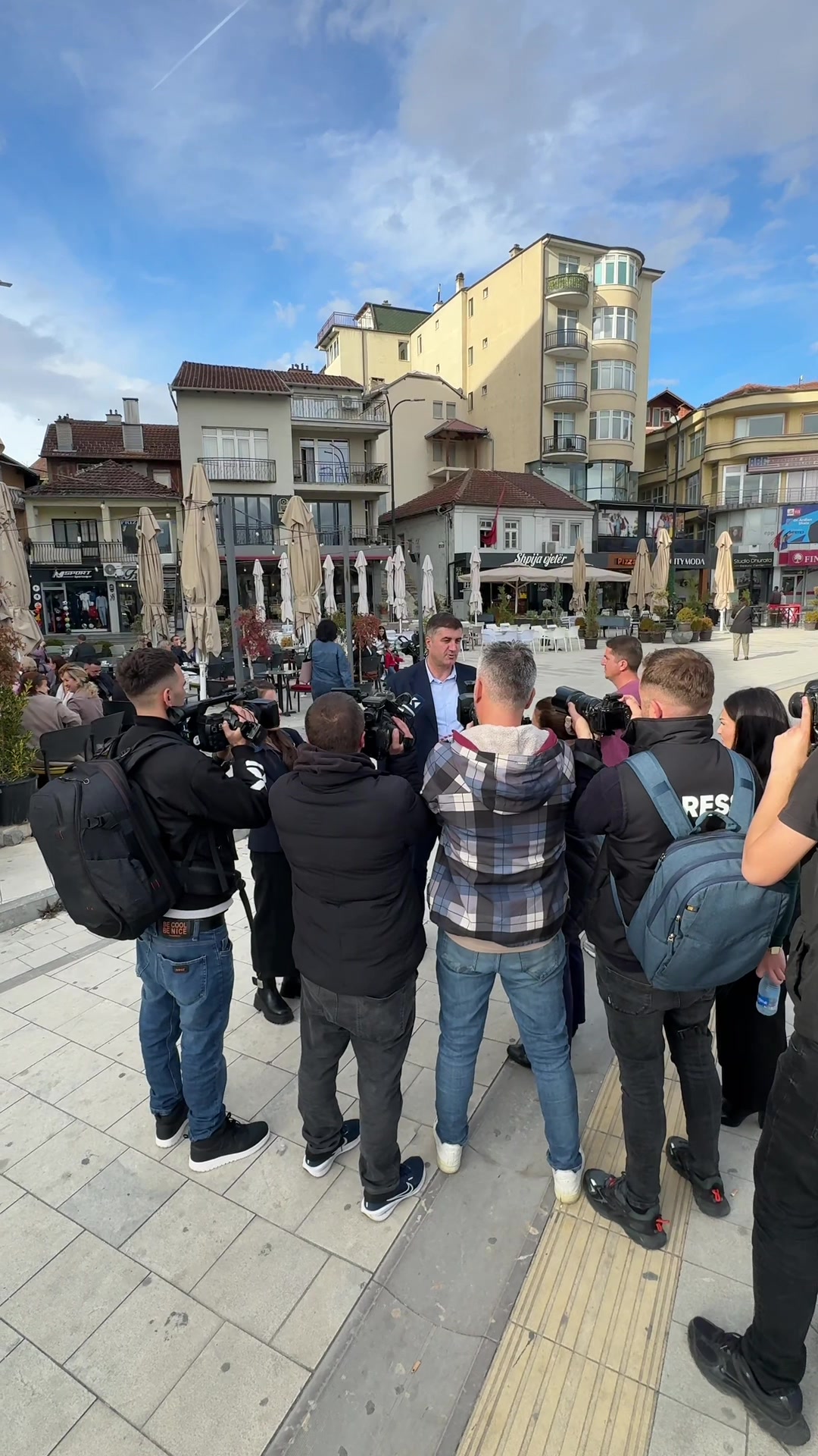 @Vrojtuesit e Suharek&euml;s