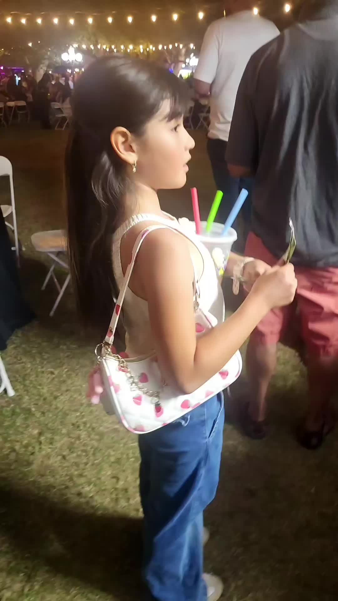 @Peque&ntilde;osLara