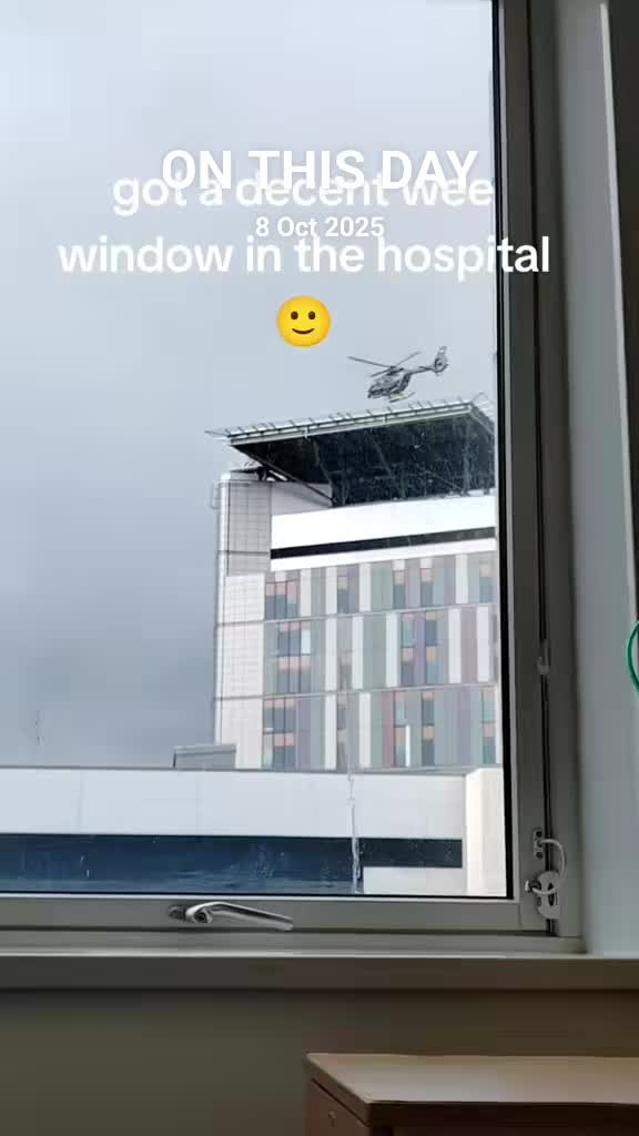 @Laura 🏴