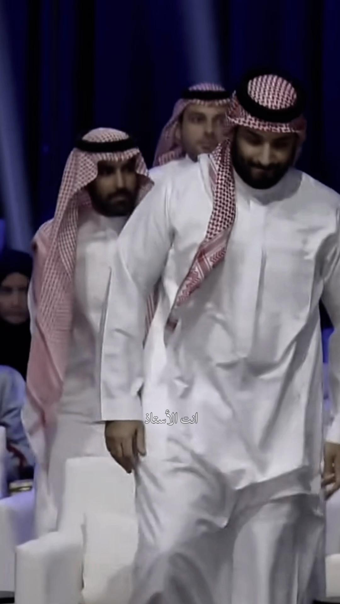 @7allo