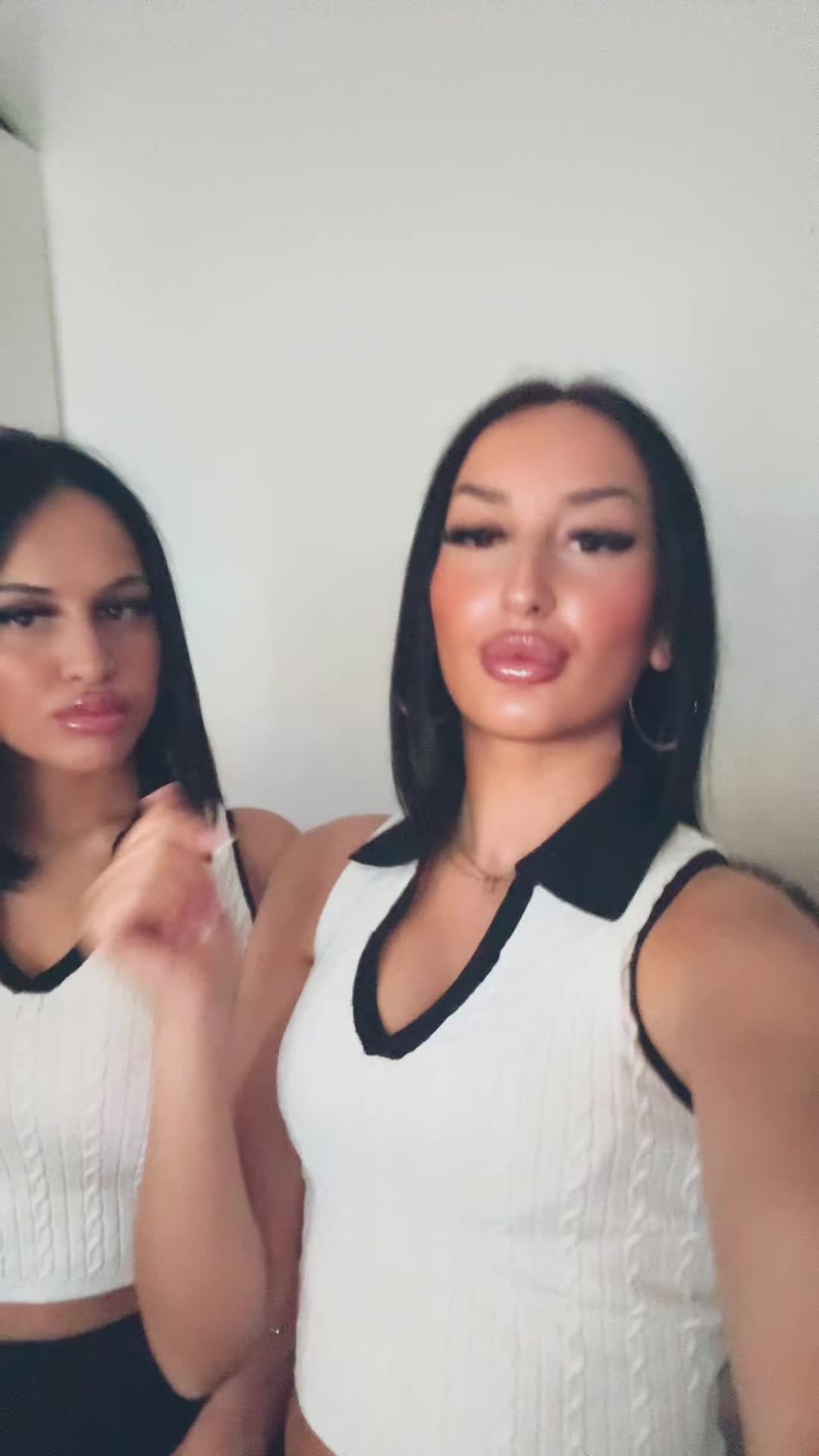 @anela