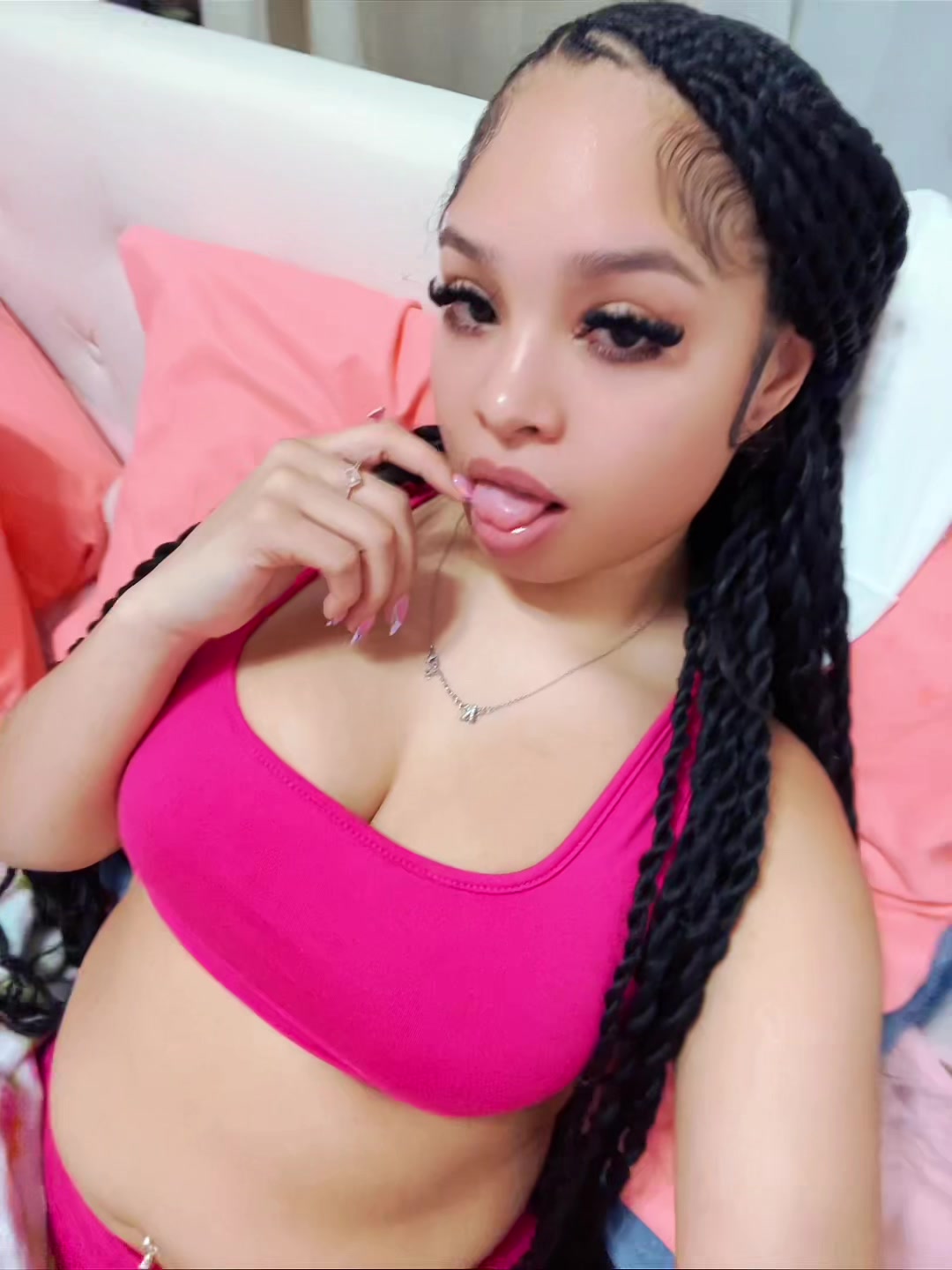 @Light$kinHottiee 💋
