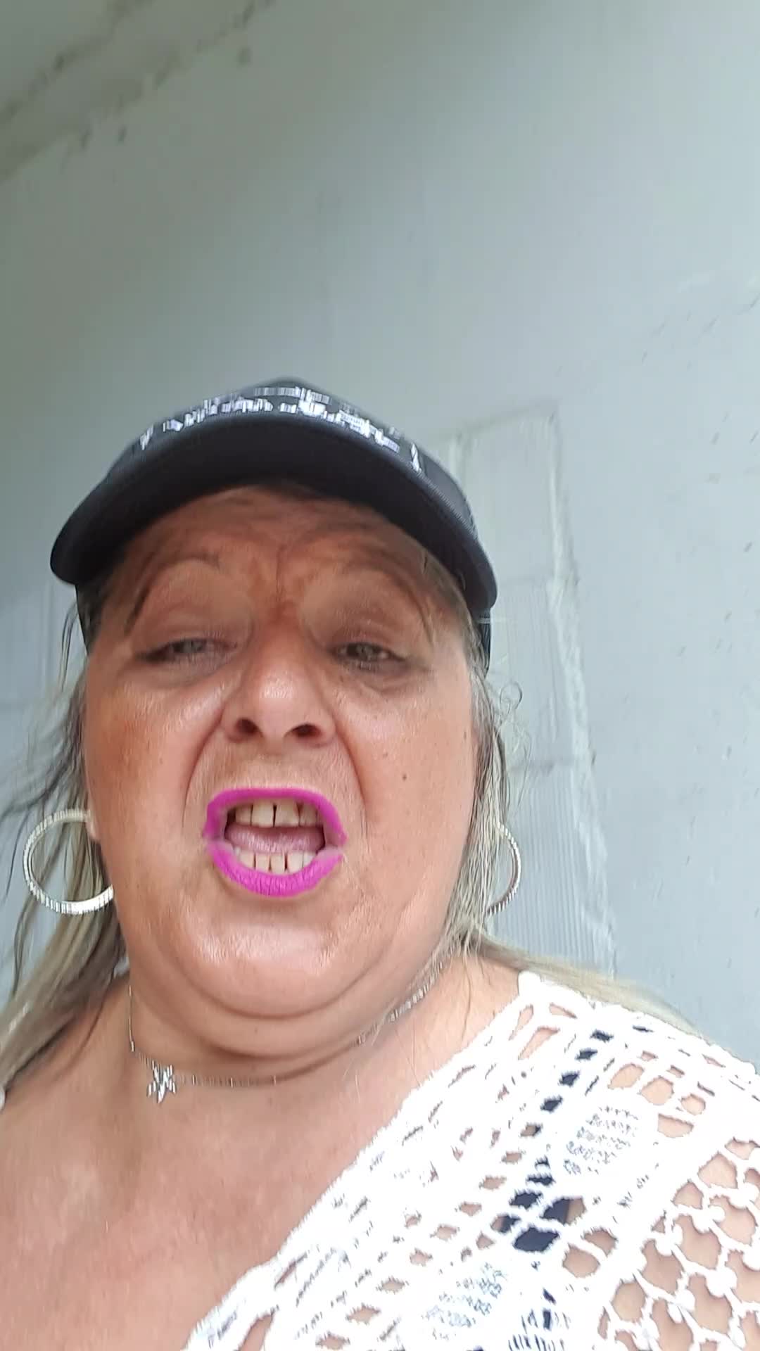 @angela bella bionda pazzerella