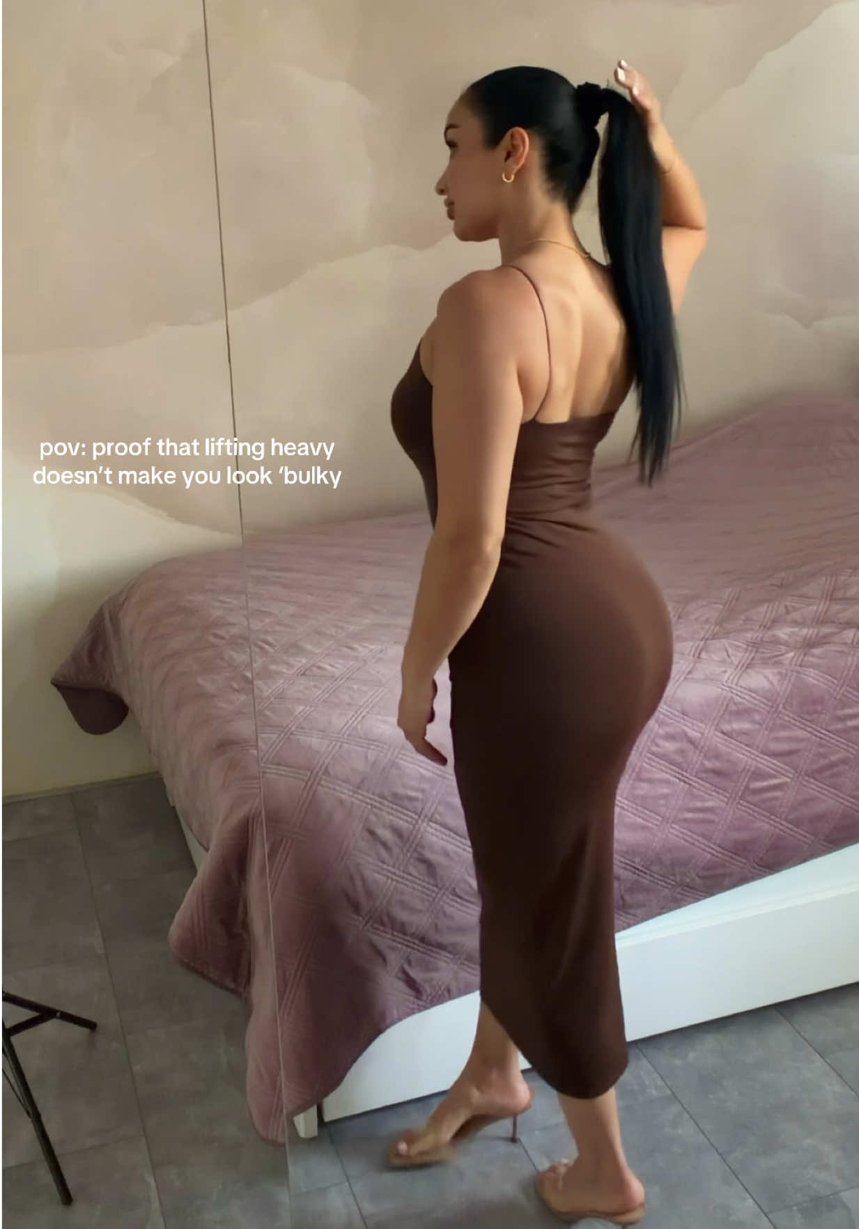 @EllxFit
