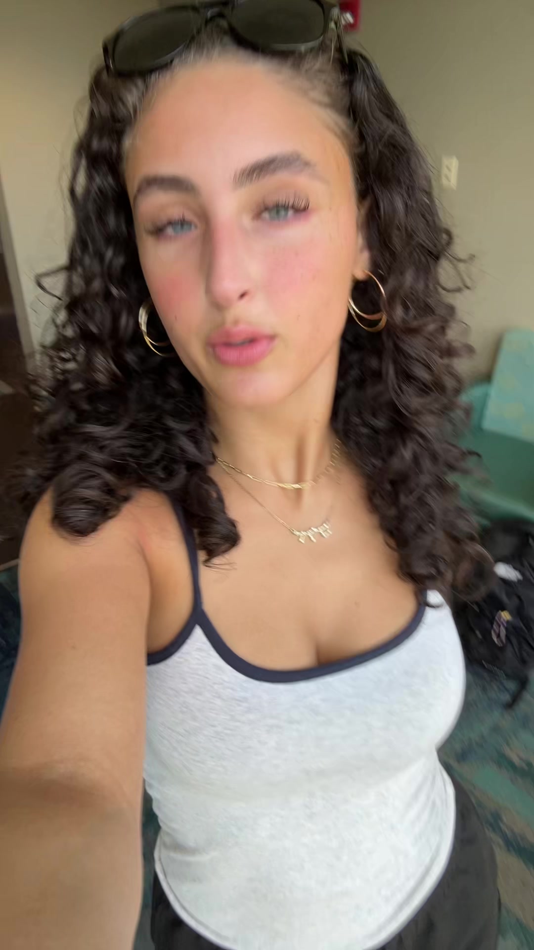 @livv.broyard