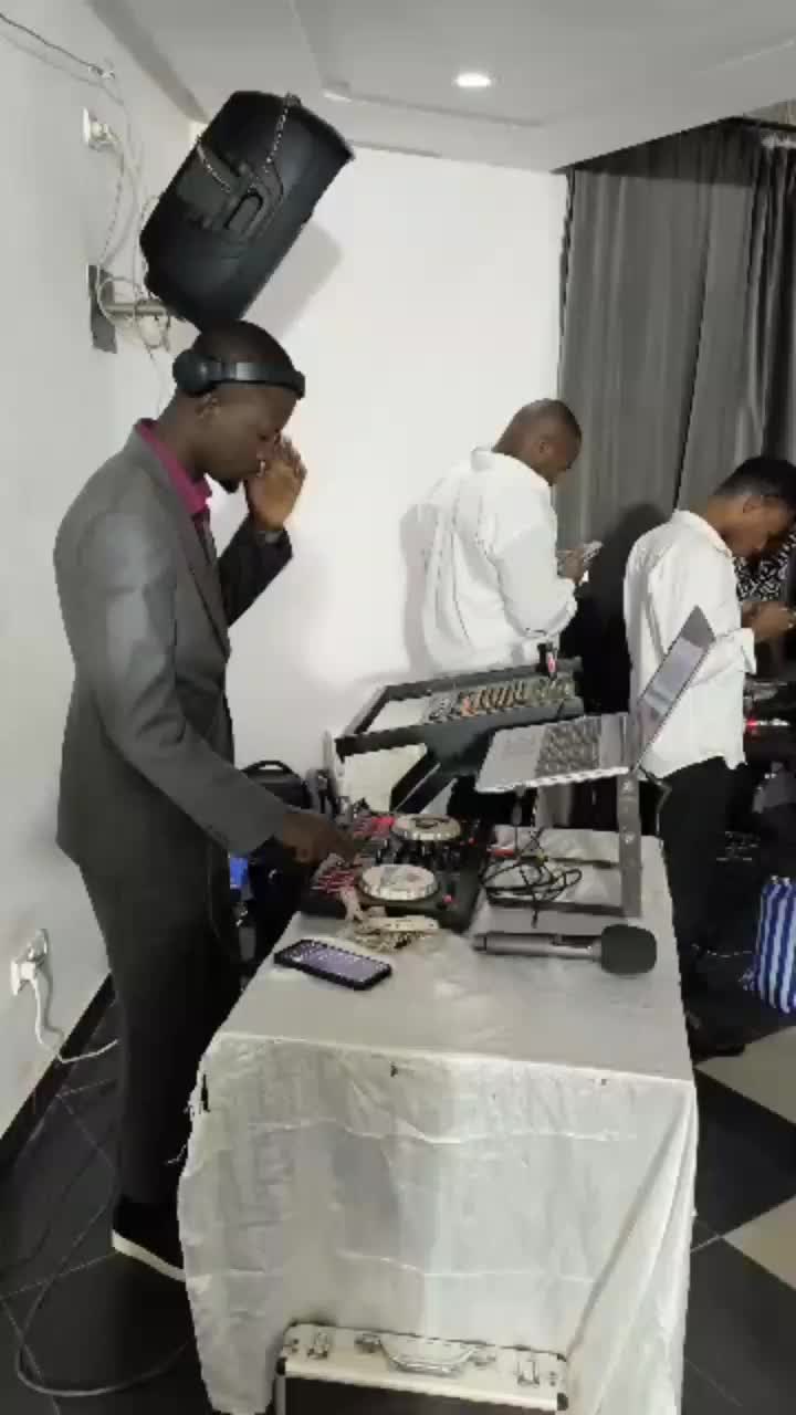 @Le Marcelo Dj