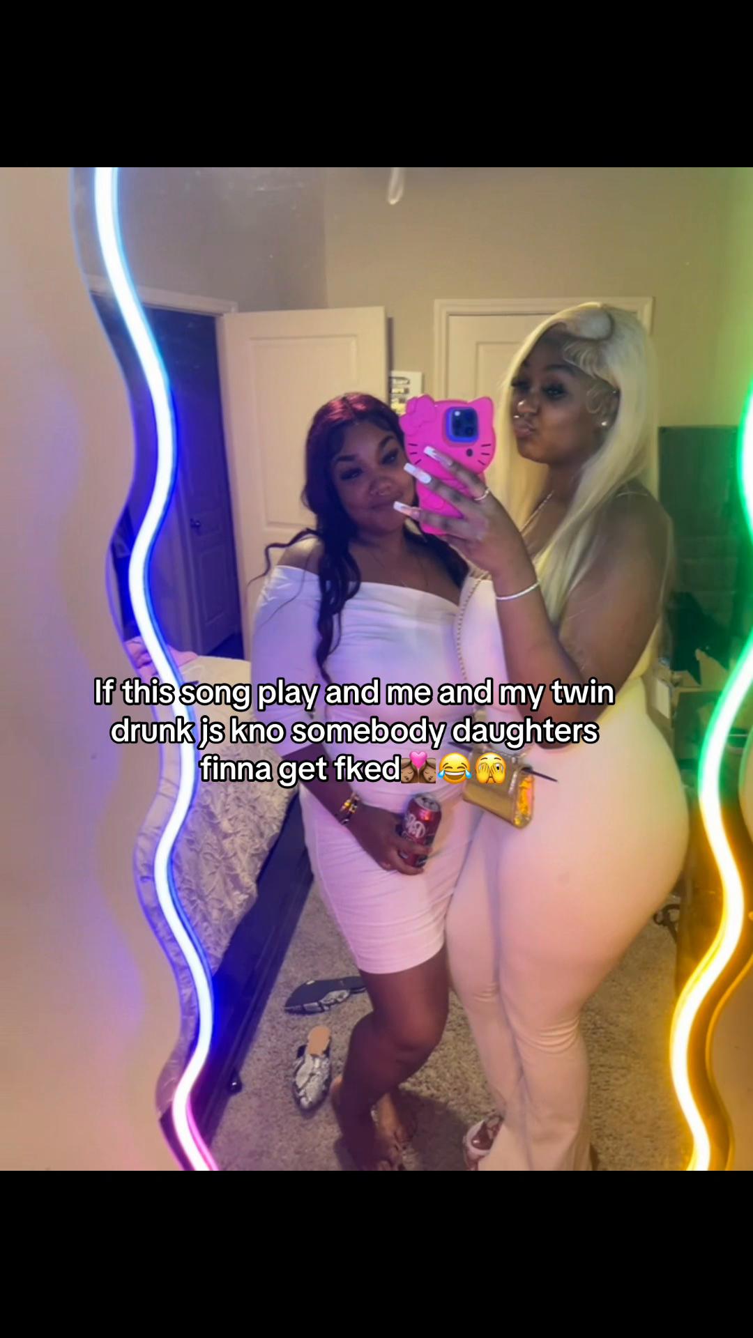 @Scissormommy✂️🤭🏳️&zwj;🌈