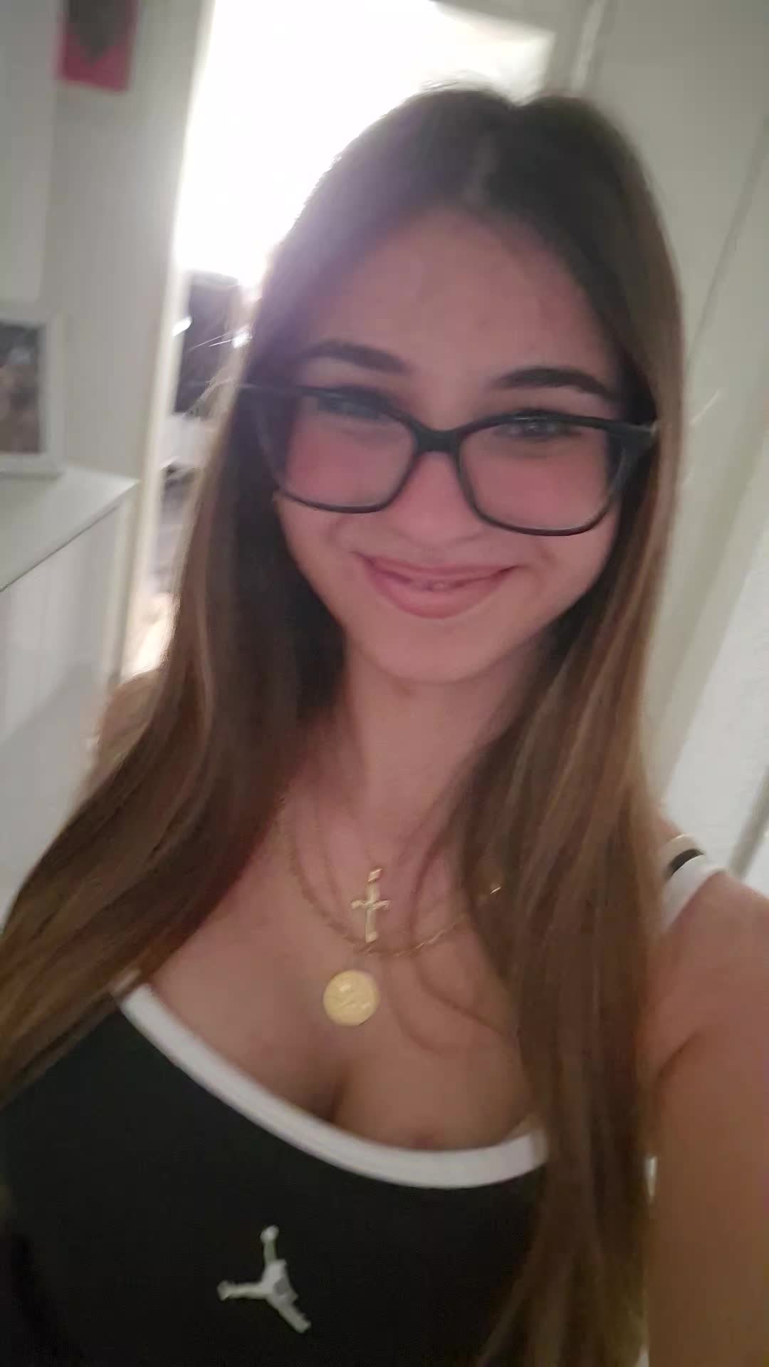 @𝒗𝒆𝒓𝒐𝒏𝒊𝒌𝒊_