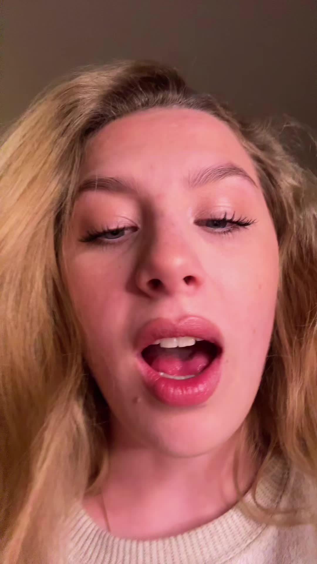 @MOLLYSUE