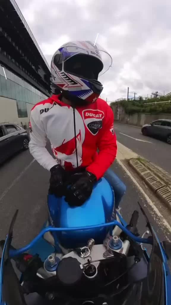 @LE MOTARD DANSANT