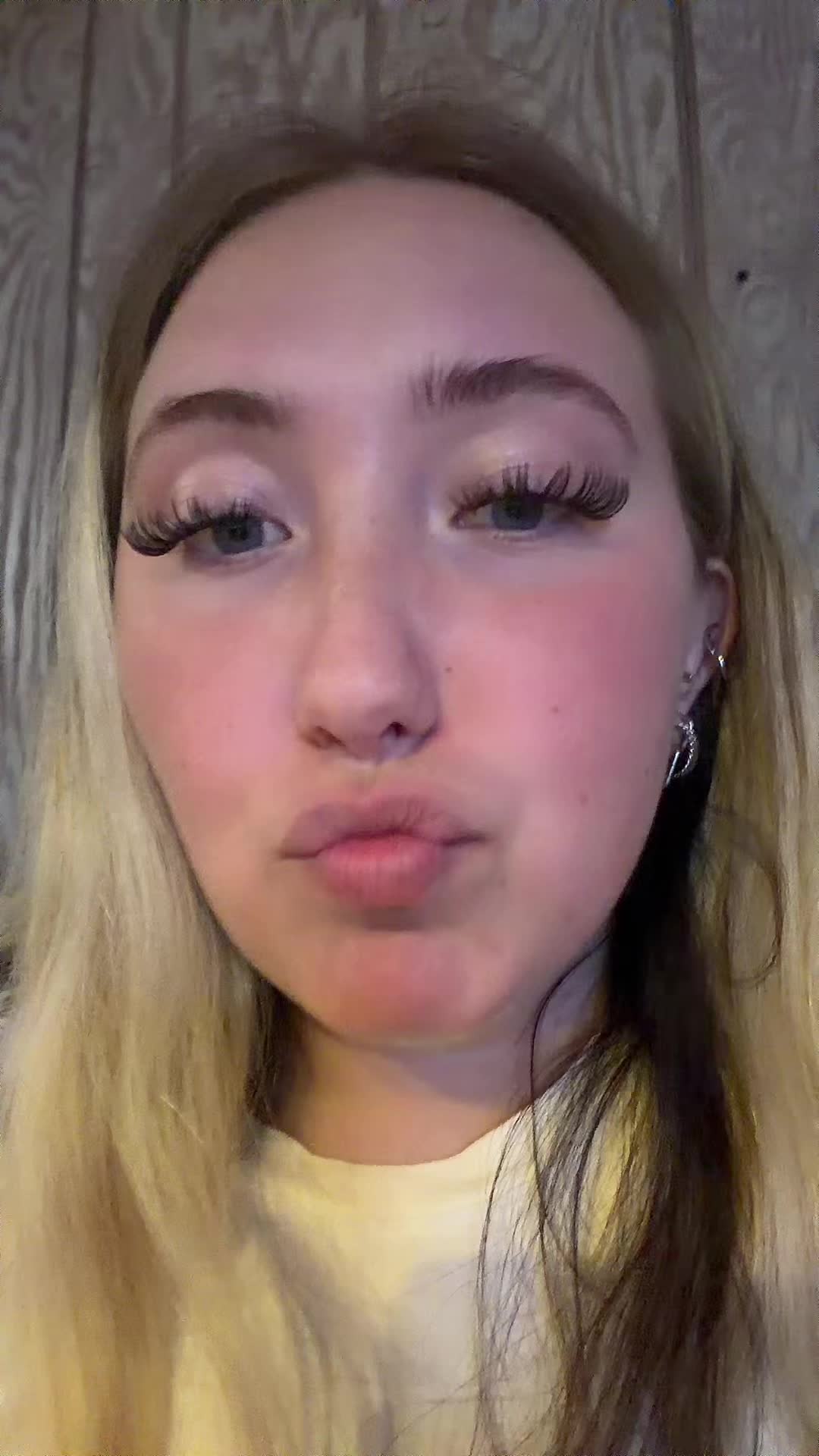 @olivia.