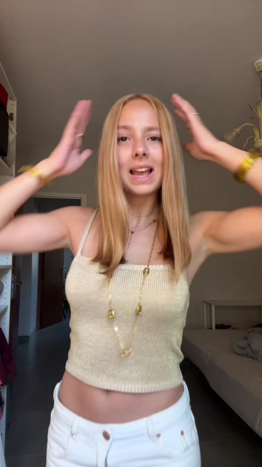 @𝐿𝑒𝓃𝒶