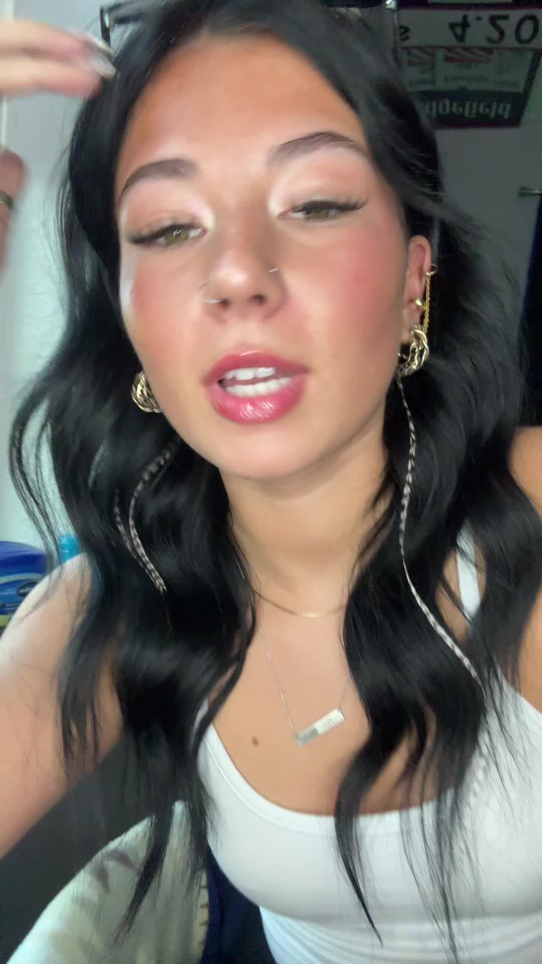 @Em🌶️