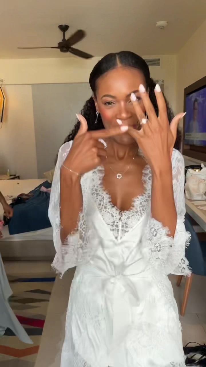 @IrisOlivia