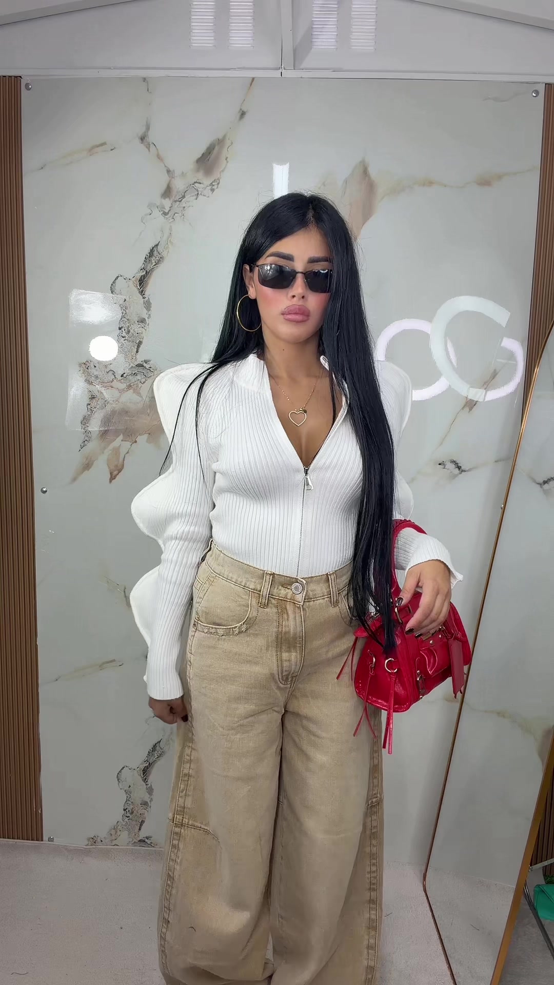 @Iconic look