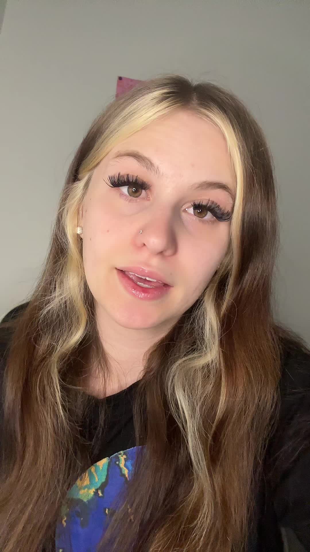 @Lyv